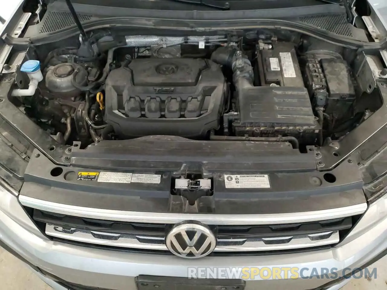 12 Photograph of a damaged car 3VV2B7AX1LM131674 VOLKSWAGEN TIGUAN 2020