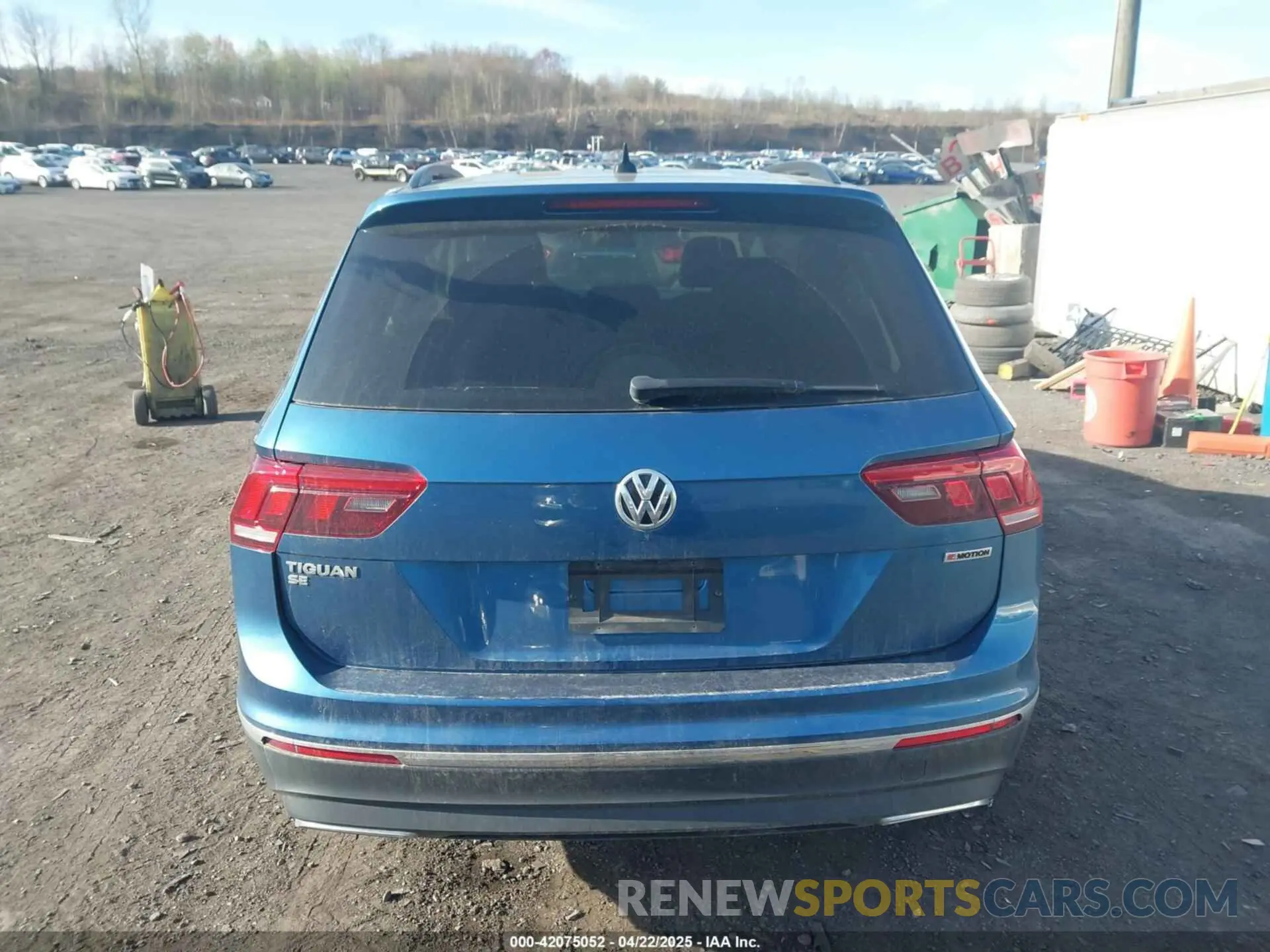 16 Photograph of a damaged car 3VV2B7AX2LM017277 VOLKSWAGEN TIGUAN 2020