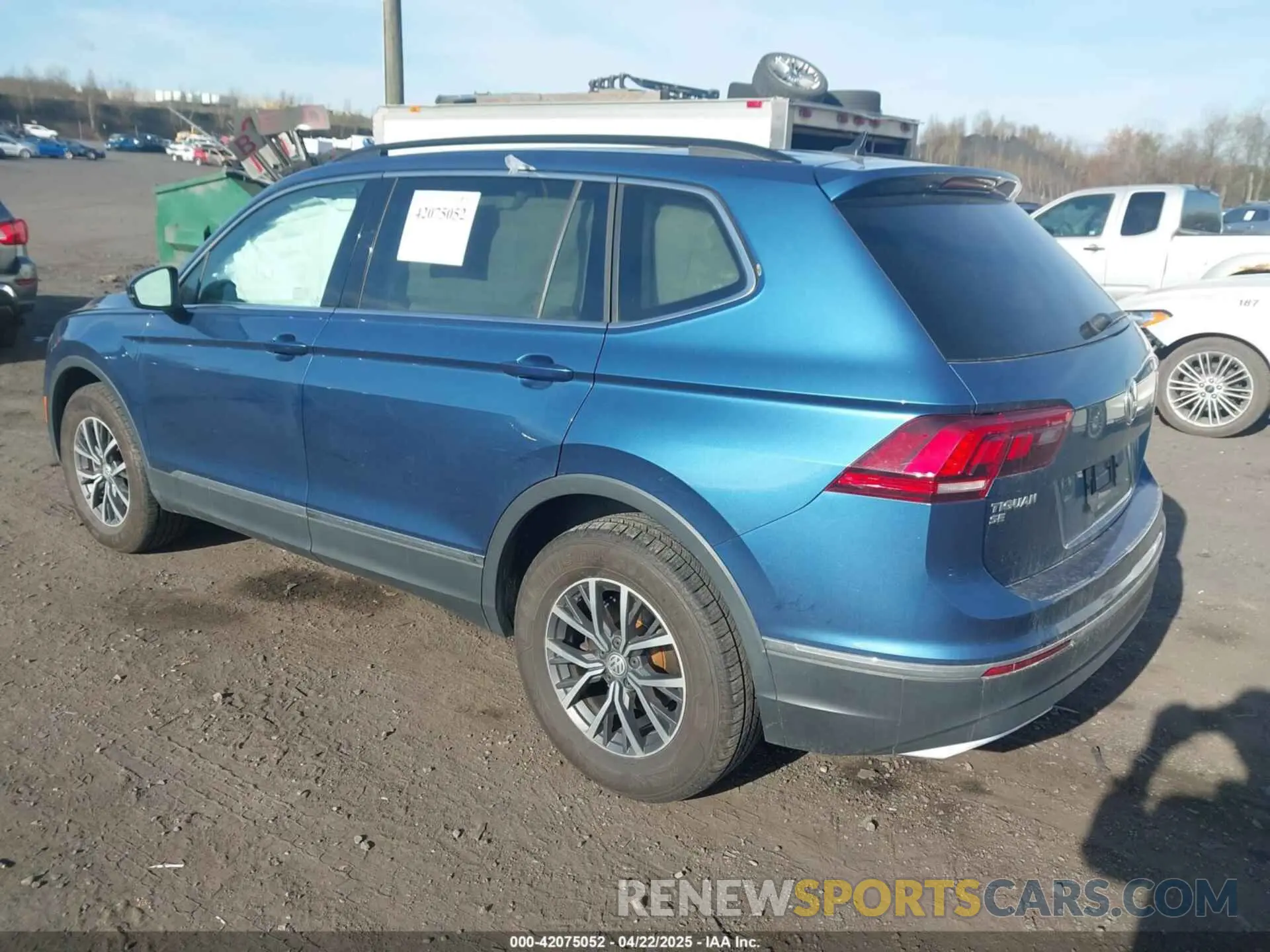 3 Photograph of a damaged car 3VV2B7AX2LM017277 VOLKSWAGEN TIGUAN 2020