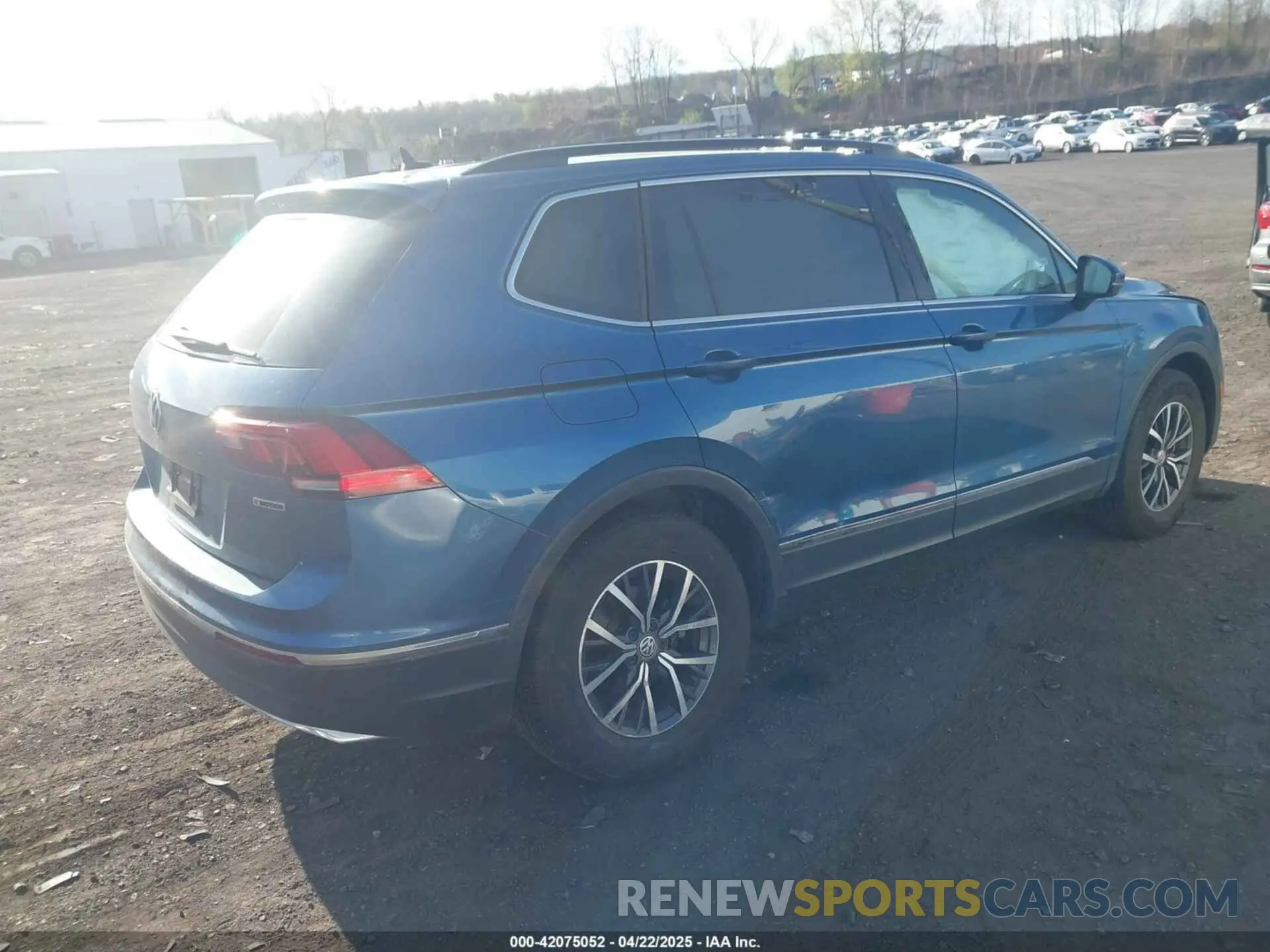 4 Photograph of a damaged car 3VV2B7AX2LM017277 VOLKSWAGEN TIGUAN 2020