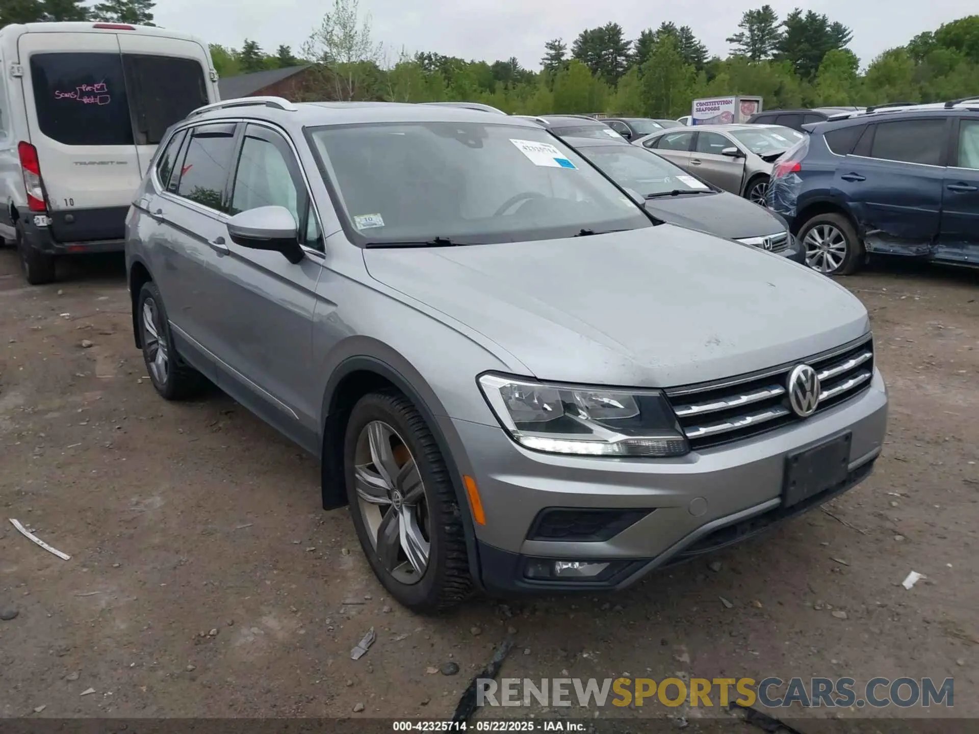 13 Photograph of a damaged car 3VV2B7AX2LM022477 VOLKSWAGEN TIGUAN 2020