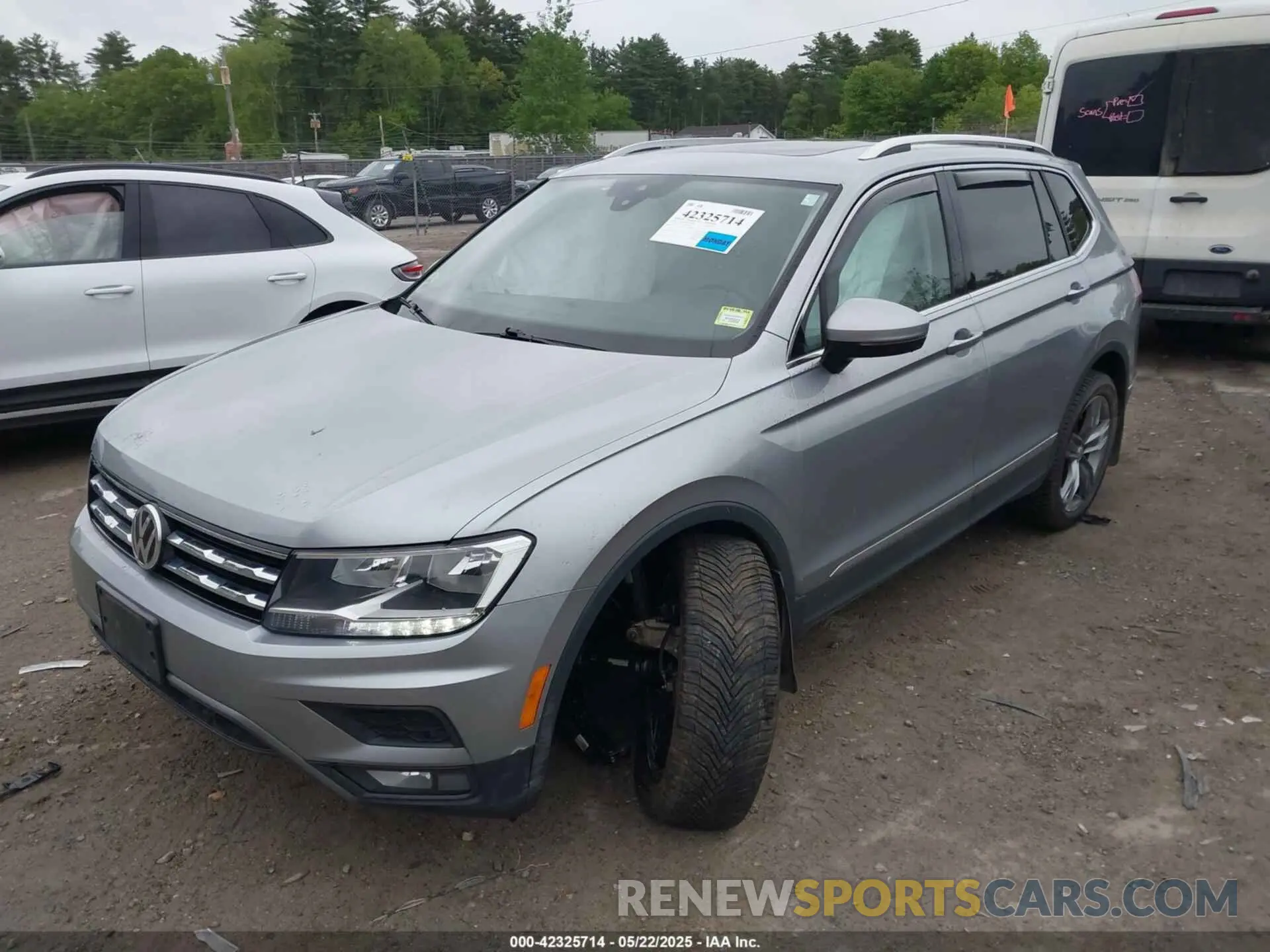 2 Photograph of a damaged car 3VV2B7AX2LM022477 VOLKSWAGEN TIGUAN 2020