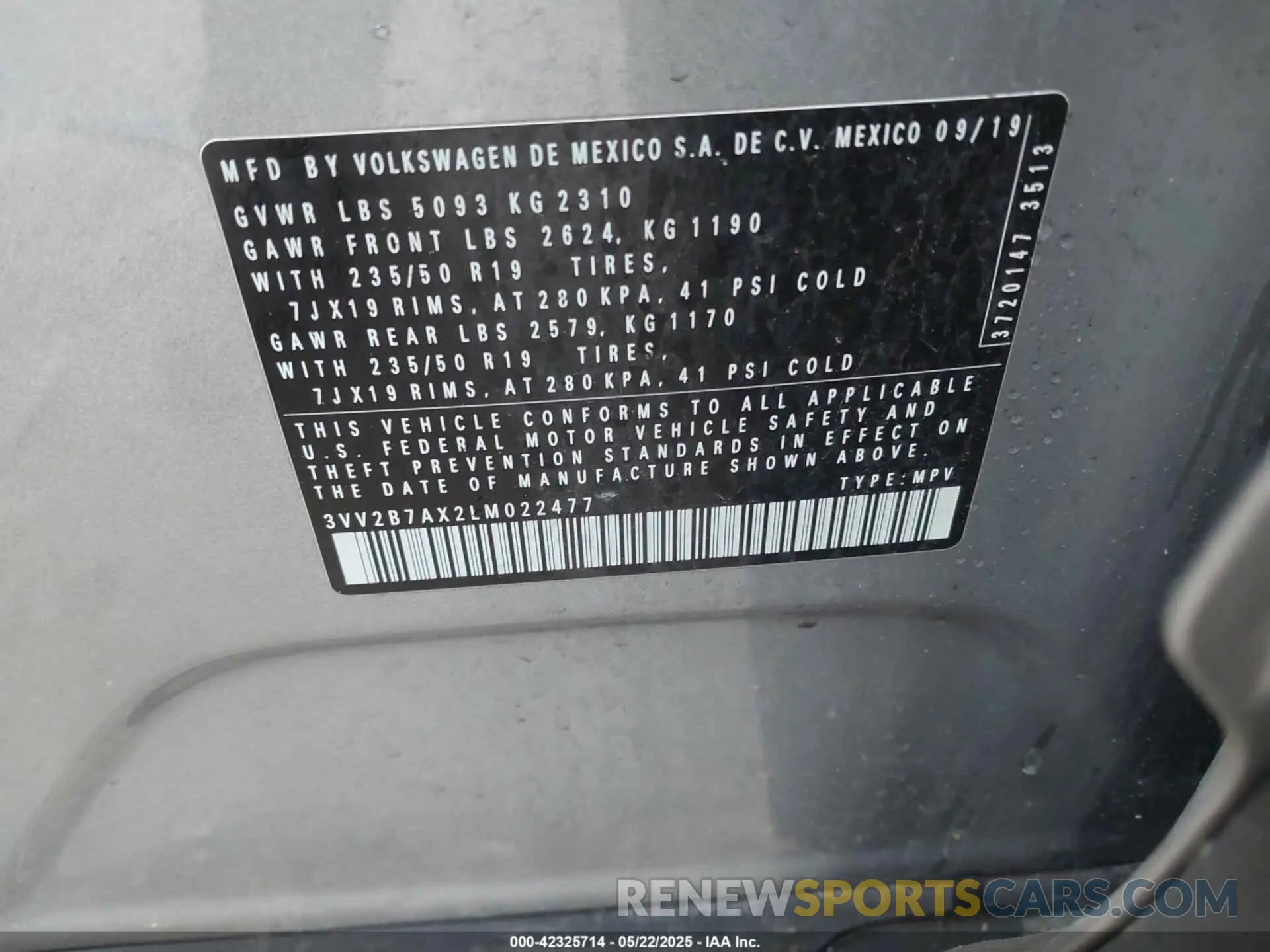 9 Photograph of a damaged car 3VV2B7AX2LM022477 VOLKSWAGEN TIGUAN 2020