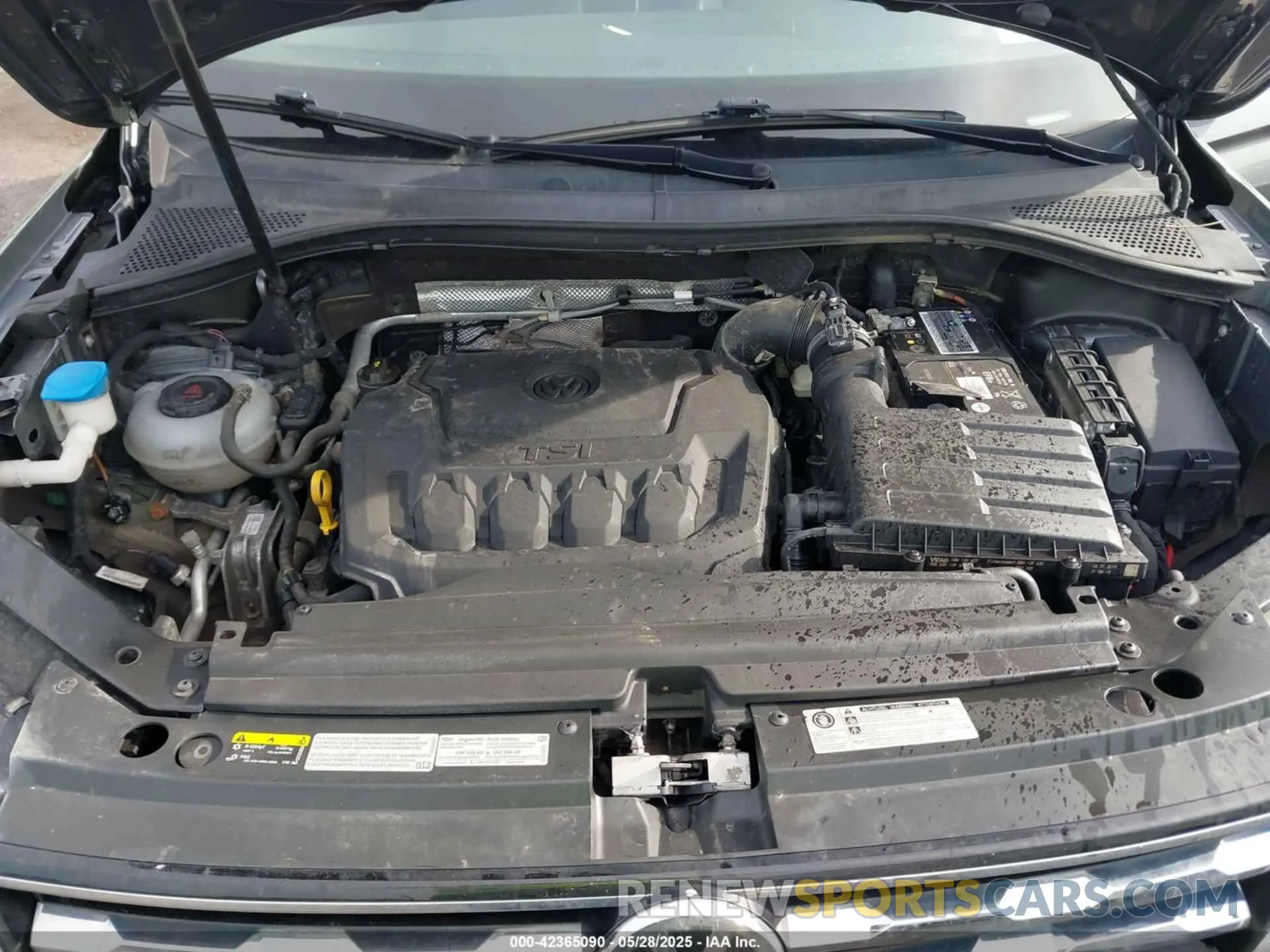 10 Photograph of a damaged car 3VV2B7AX2LM030790 VOLKSWAGEN TIGUAN 2020