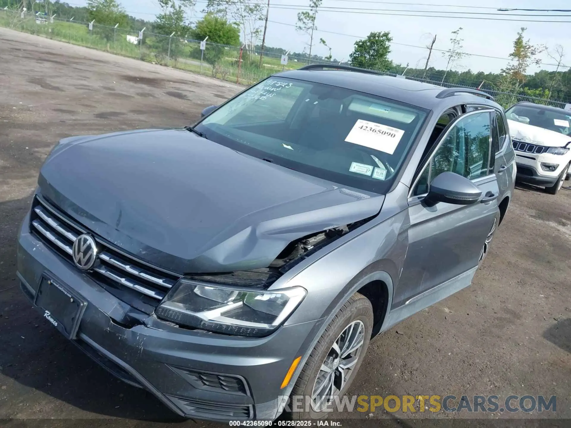 2 Photograph of a damaged car 3VV2B7AX2LM030790 VOLKSWAGEN TIGUAN 2020