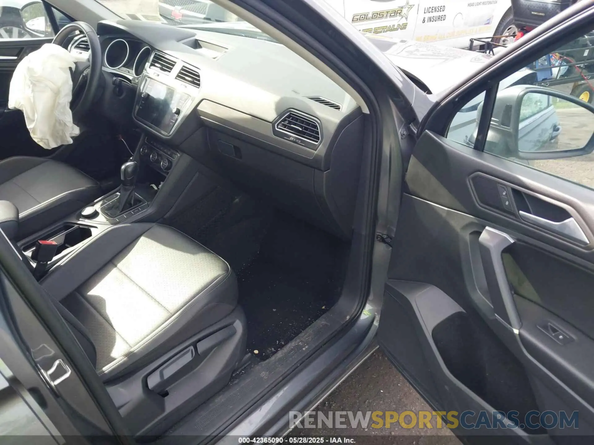 5 Photograph of a damaged car 3VV2B7AX2LM030790 VOLKSWAGEN TIGUAN 2020