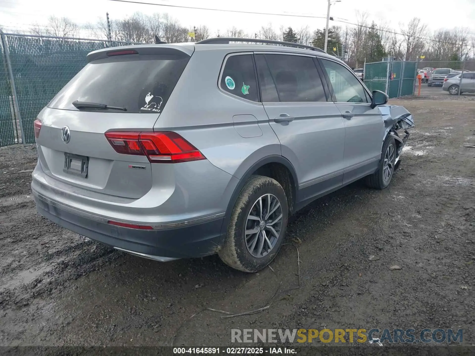 4 Photograph of a damaged car 3VV2B7AX2LM042731 VOLKSWAGEN TIGUAN 2020