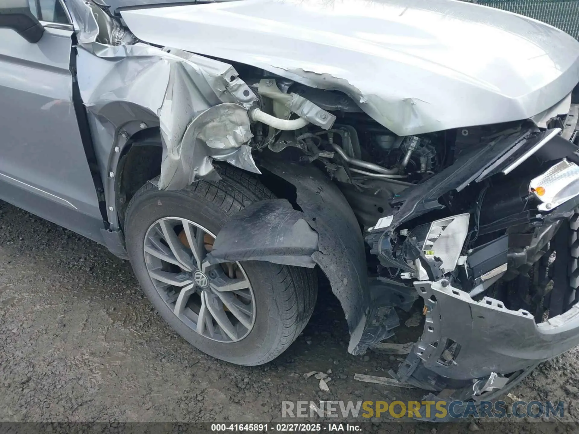 6 Photograph of a damaged car 3VV2B7AX2LM042731 VOLKSWAGEN TIGUAN 2020
