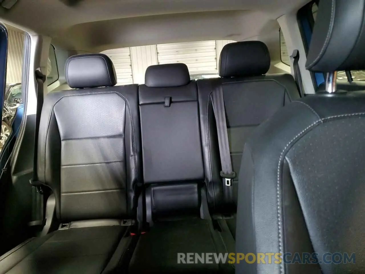 10 Photograph of a damaged car 3VV2B7AX2LM166658 VOLKSWAGEN TIGUAN 2020
