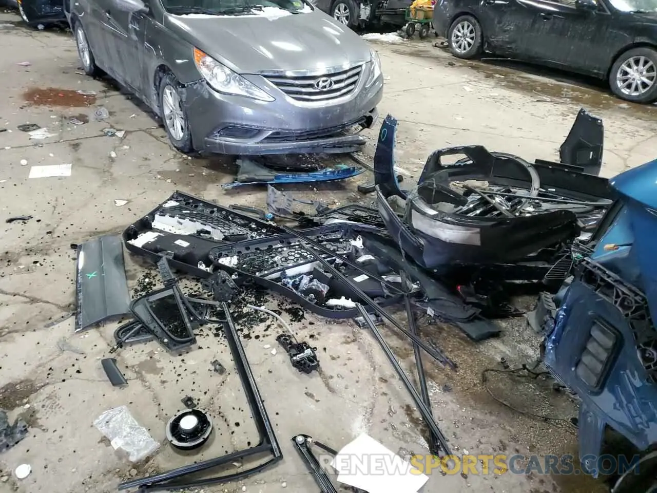 13 Photograph of a damaged car 3VV2B7AX2LM166658 VOLKSWAGEN TIGUAN 2020