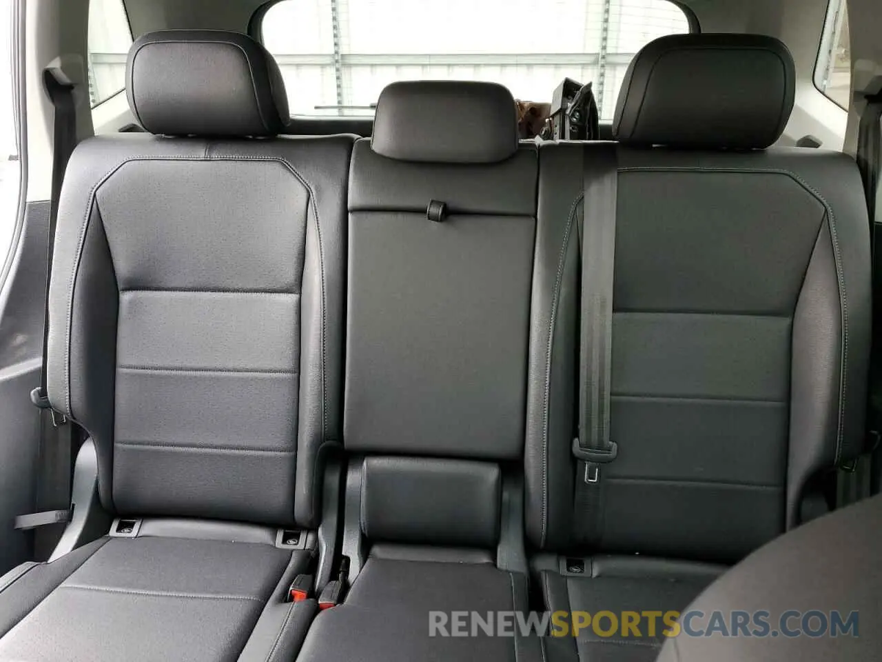 10 Photograph of a damaged car 3VV2B7AX2LM179152 VOLKSWAGEN TIGUAN 2020