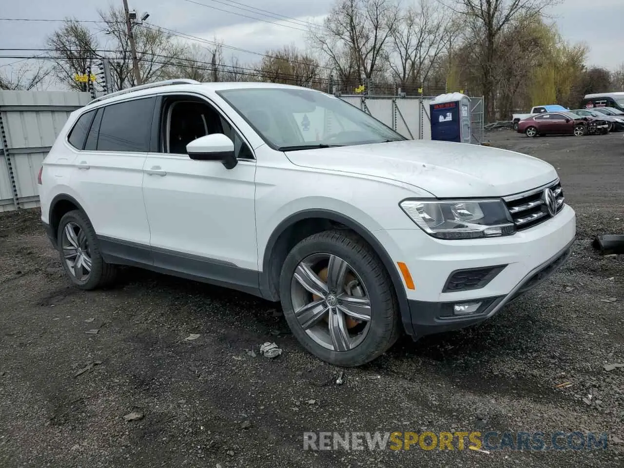 4 Photograph of a damaged car 3VV2B7AX2LM179152 VOLKSWAGEN TIGUAN 2020