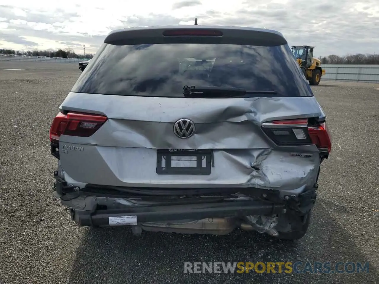 6 Photograph of a damaged car 3VV2B7AX3LM021032 VOLKSWAGEN TIGUAN 2020