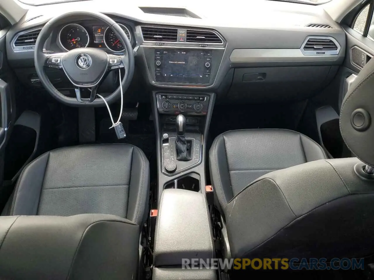 8 Photograph of a damaged car 3VV2B7AX3LM021032 VOLKSWAGEN TIGUAN 2020