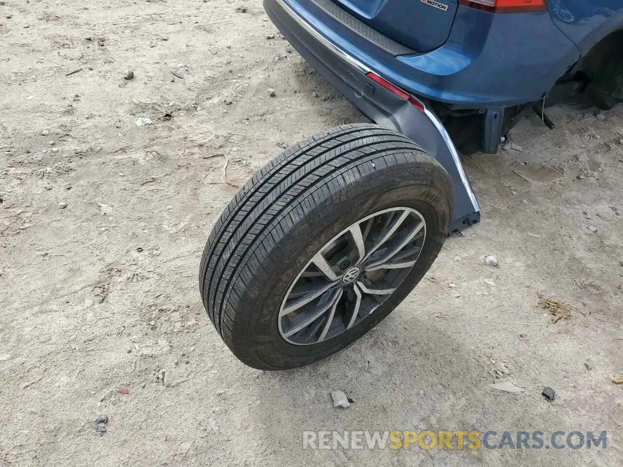 13 Photograph of a damaged car 3VV2B7AX3LM038039 VOLKSWAGEN TIGUAN 2020