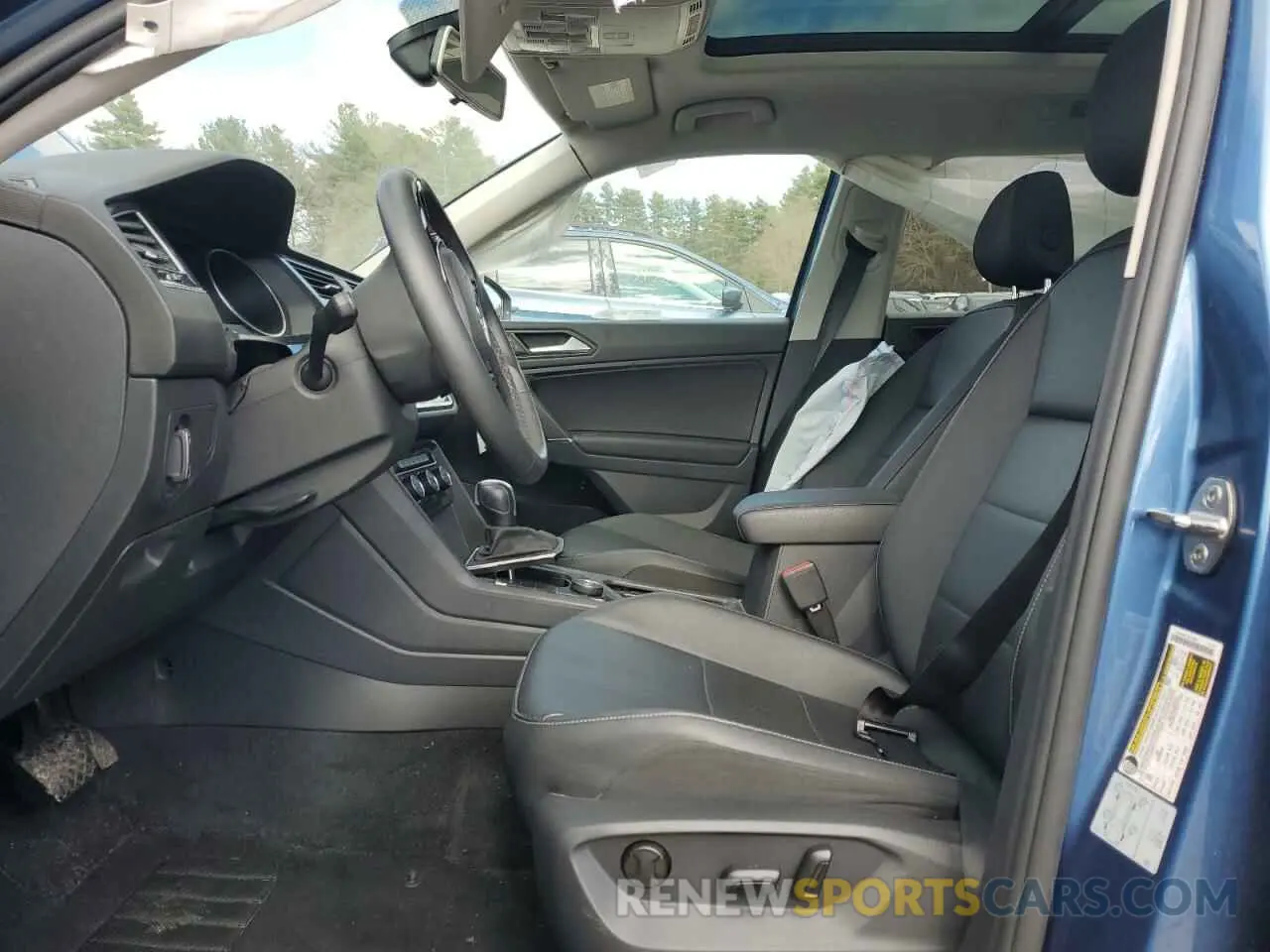 7 Photograph of a damaged car 3VV2B7AX3LM038039 VOLKSWAGEN TIGUAN 2020