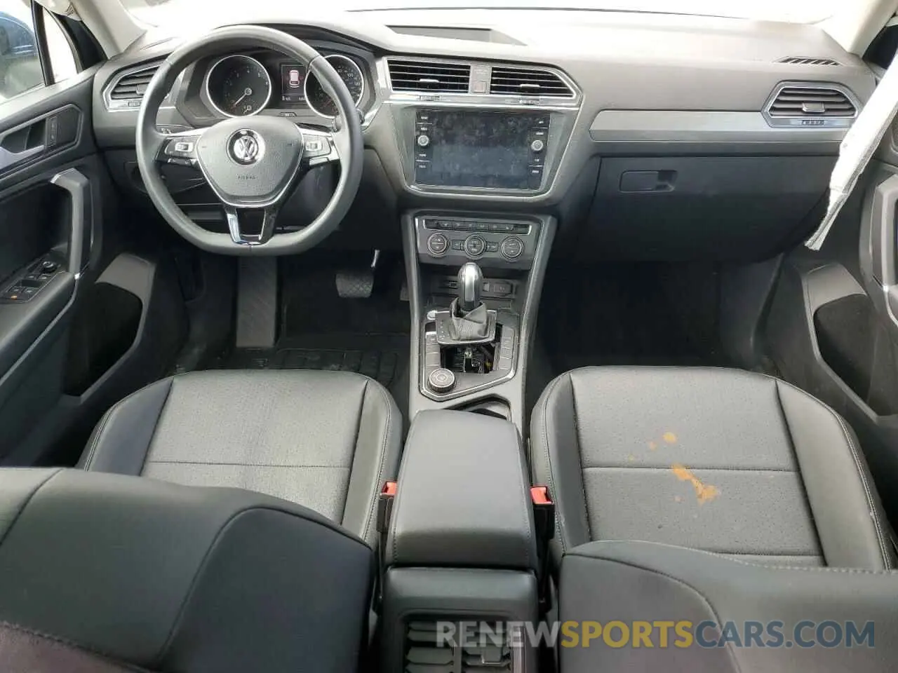 8 Photograph of a damaged car 3VV2B7AX3LM038039 VOLKSWAGEN TIGUAN 2020