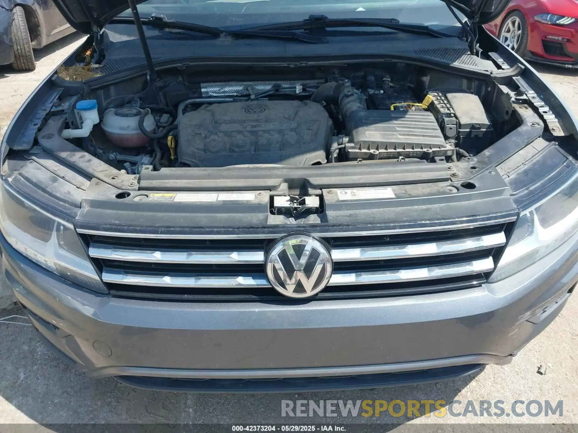 10 Photograph of a damaged car 3VV2B7AX3LM053852 VOLKSWAGEN TIGUAN 2020