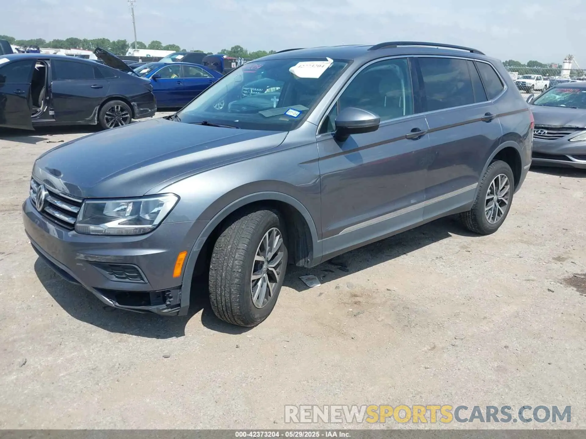 2 Photograph of a damaged car 3VV2B7AX3LM053852 VOLKSWAGEN TIGUAN 2020