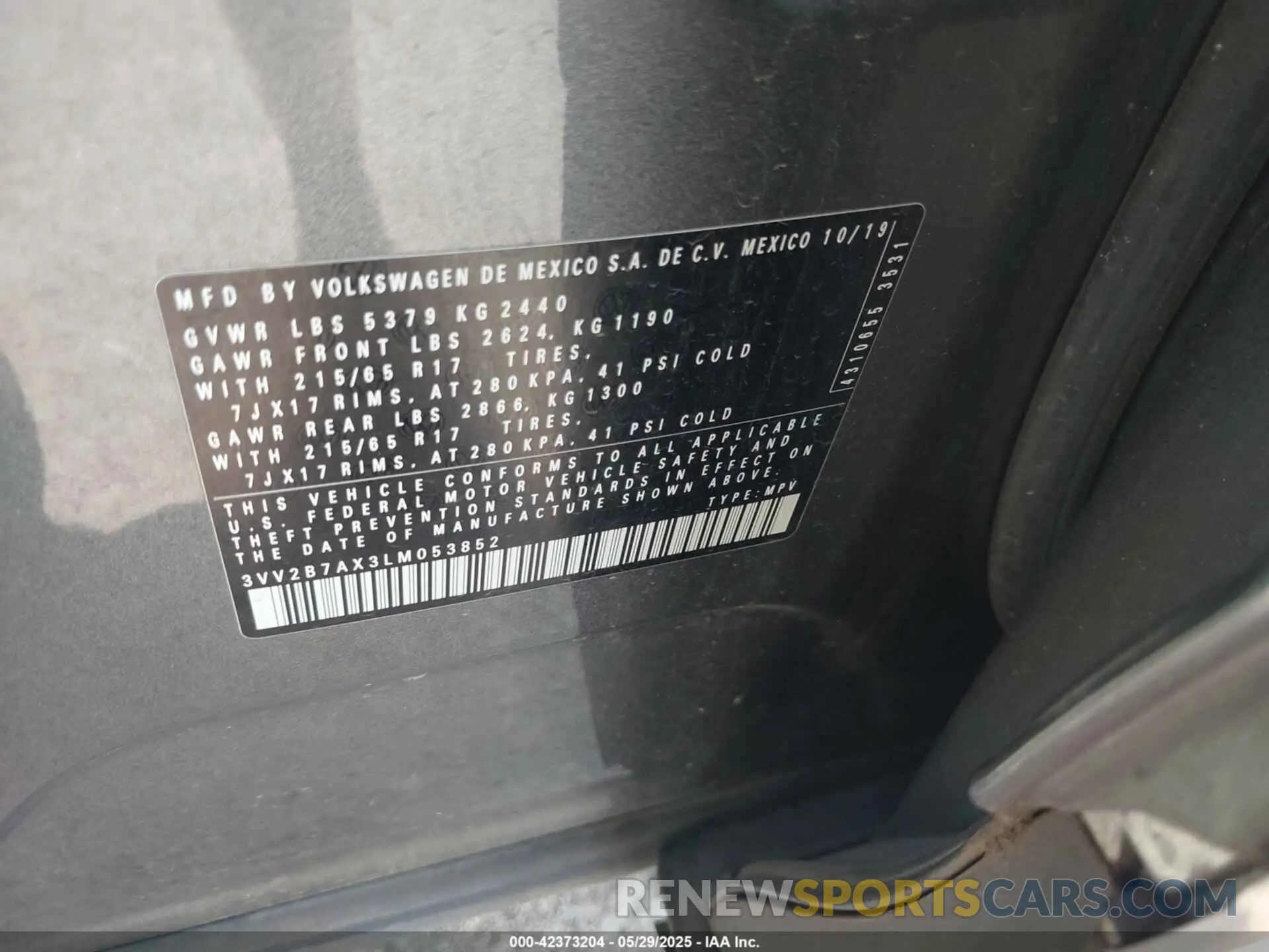 9 Photograph of a damaged car 3VV2B7AX3LM053852 VOLKSWAGEN TIGUAN 2020