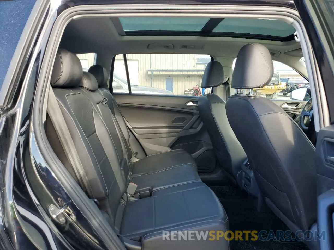11 Photograph of a damaged car 3VV2B7AX3LM078721 VOLKSWAGEN TIGUAN 2020