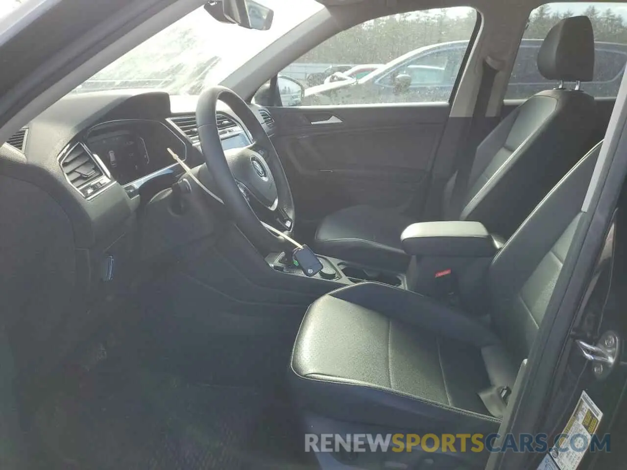 7 Photograph of a damaged car 3VV2B7AX3LM078721 VOLKSWAGEN TIGUAN 2020