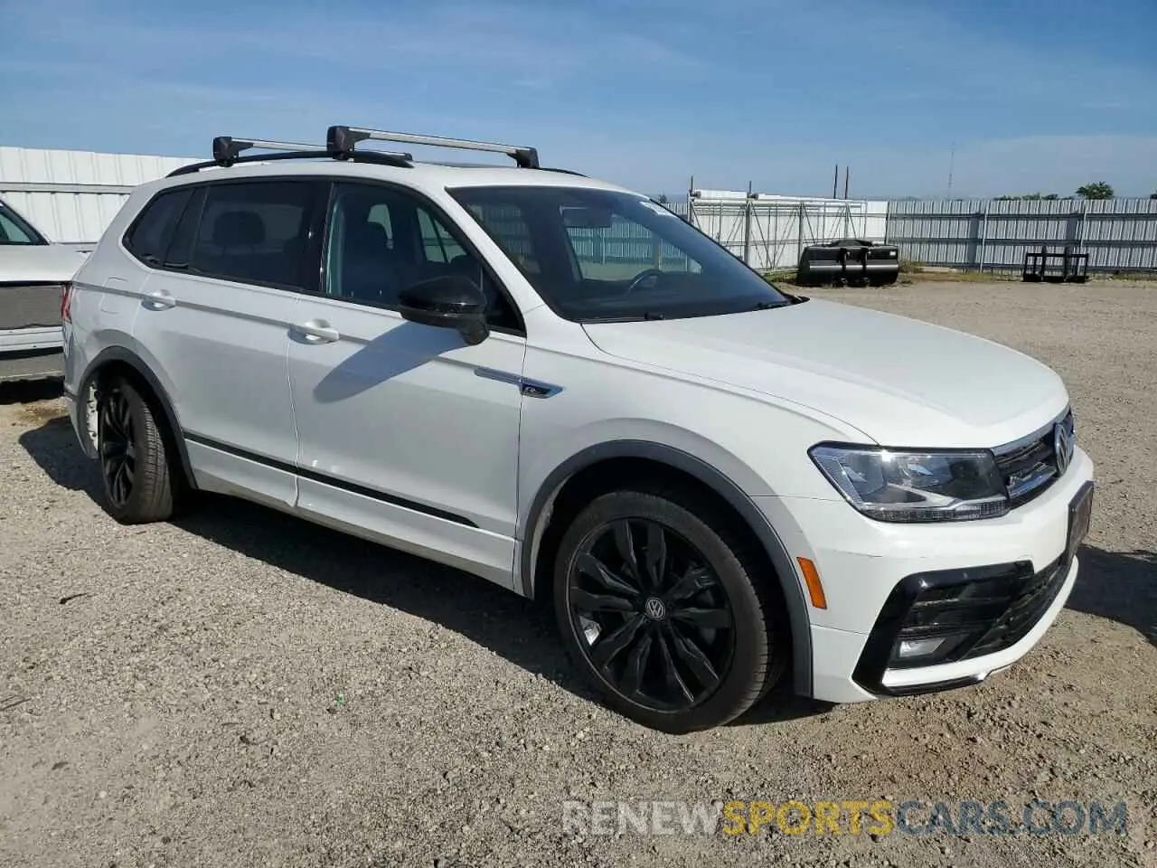 4 Photograph of a damaged car 3VV2B7AX3LM118621 VOLKSWAGEN TIGUAN 2020