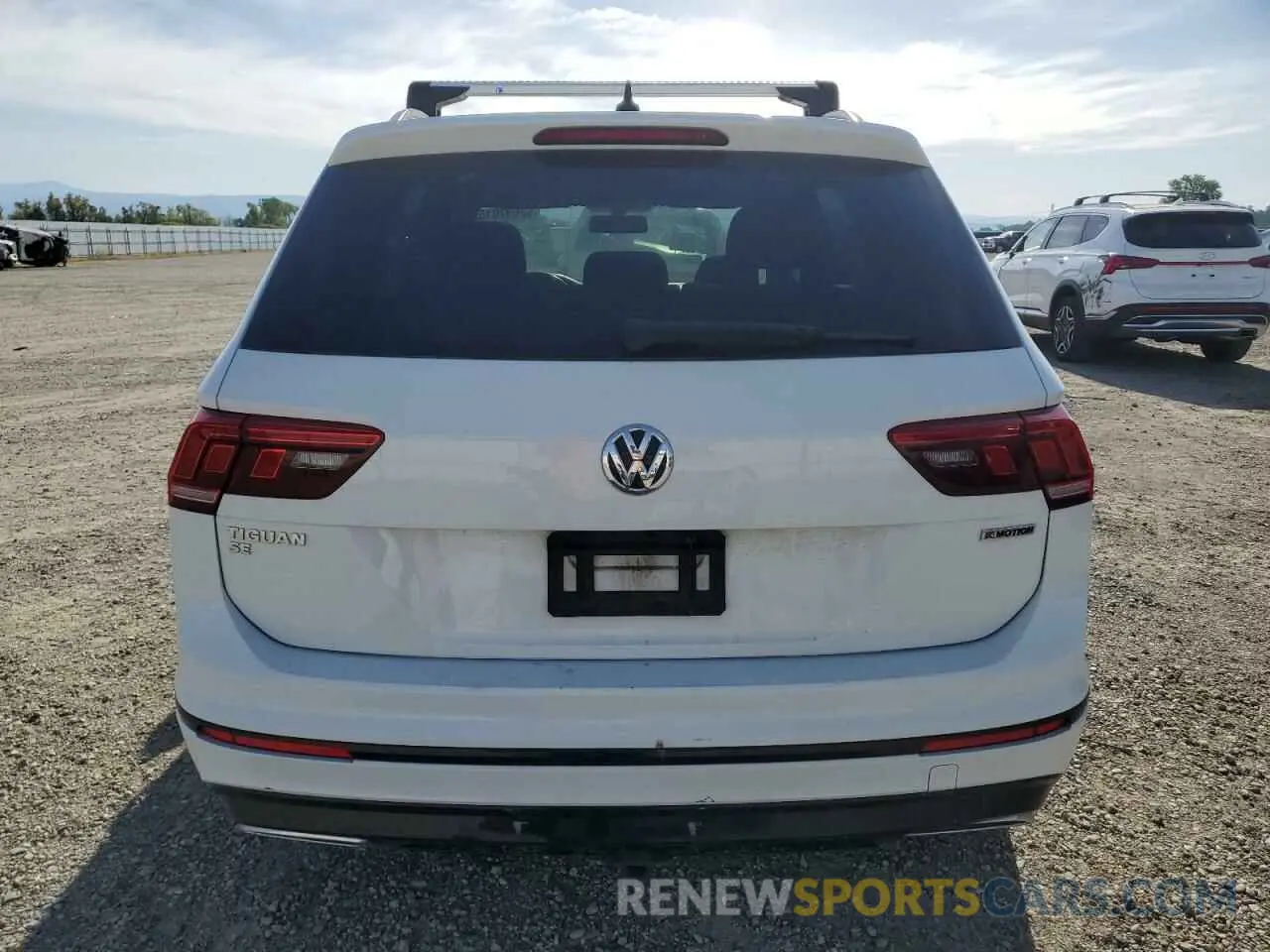 6 Photograph of a damaged car 3VV2B7AX3LM118621 VOLKSWAGEN TIGUAN 2020