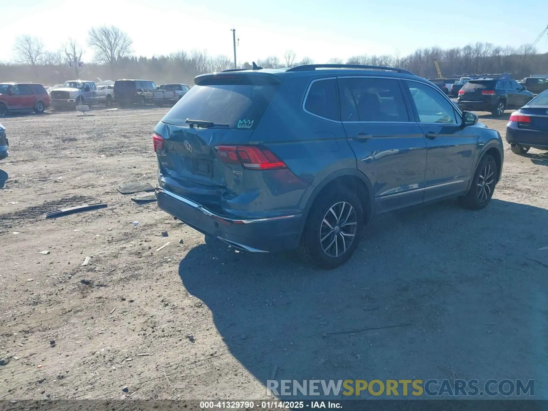 4 Photograph of a damaged car 3VV2B7AX3LM151148 VOLKSWAGEN TIGUAN 2020