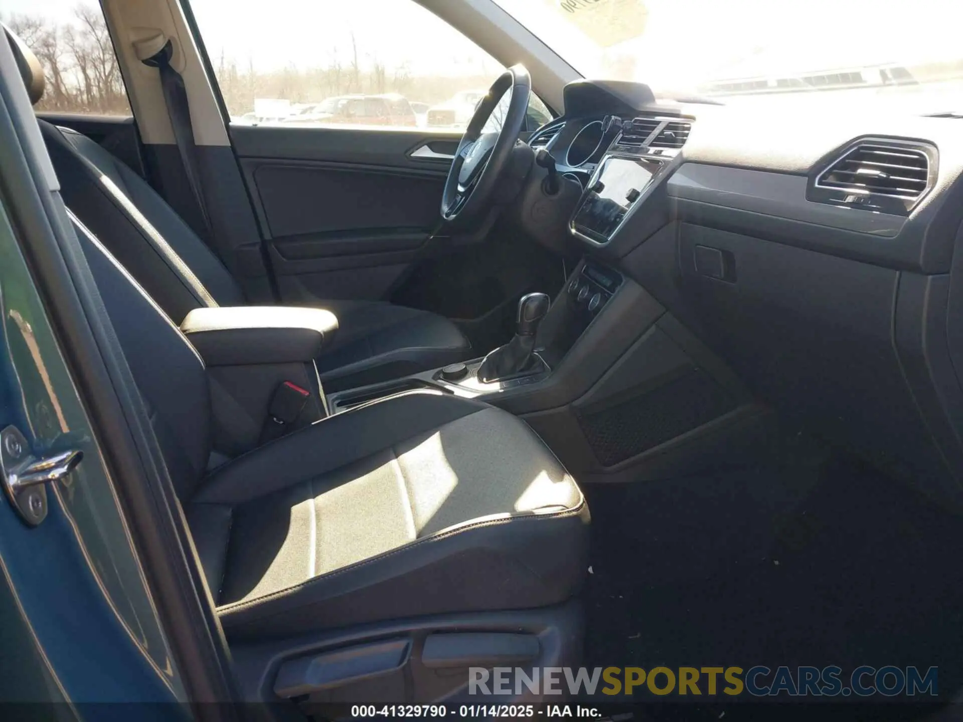 5 Photograph of a damaged car 3VV2B7AX3LM151148 VOLKSWAGEN TIGUAN 2020
