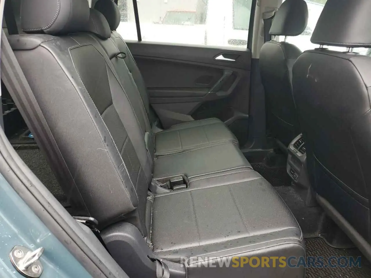 11 Photograph of a damaged car 3VV2B7AX4LM005342 VOLKSWAGEN TIGUAN 2020