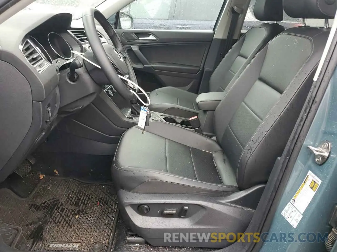 7 Photograph of a damaged car 3VV2B7AX4LM005342 VOLKSWAGEN TIGUAN 2020
