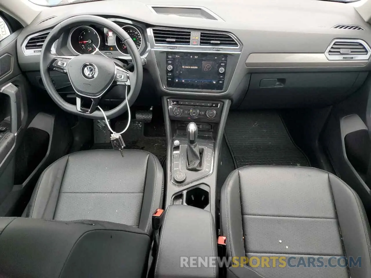 8 Photograph of a damaged car 3VV2B7AX4LM005342 VOLKSWAGEN TIGUAN 2020