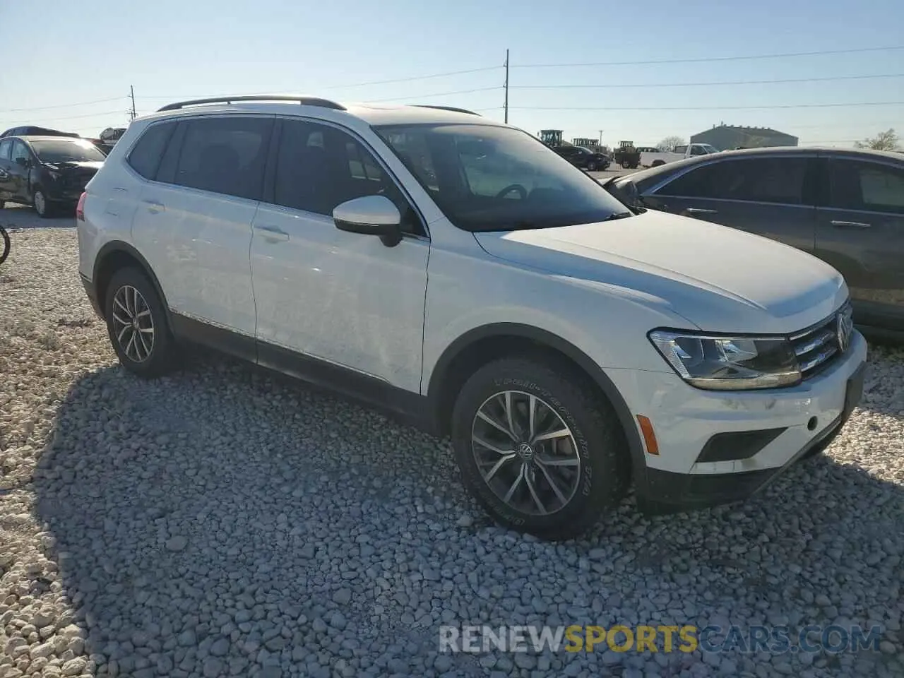 4 Photograph of a damaged car 3VV2B7AX4LM025185 VOLKSWAGEN TIGUAN 2020