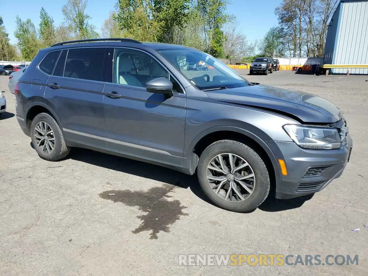 4 Photograph of a damaged car 3VV2B7AX4LM063239 VOLKSWAGEN TIGUAN 2020
