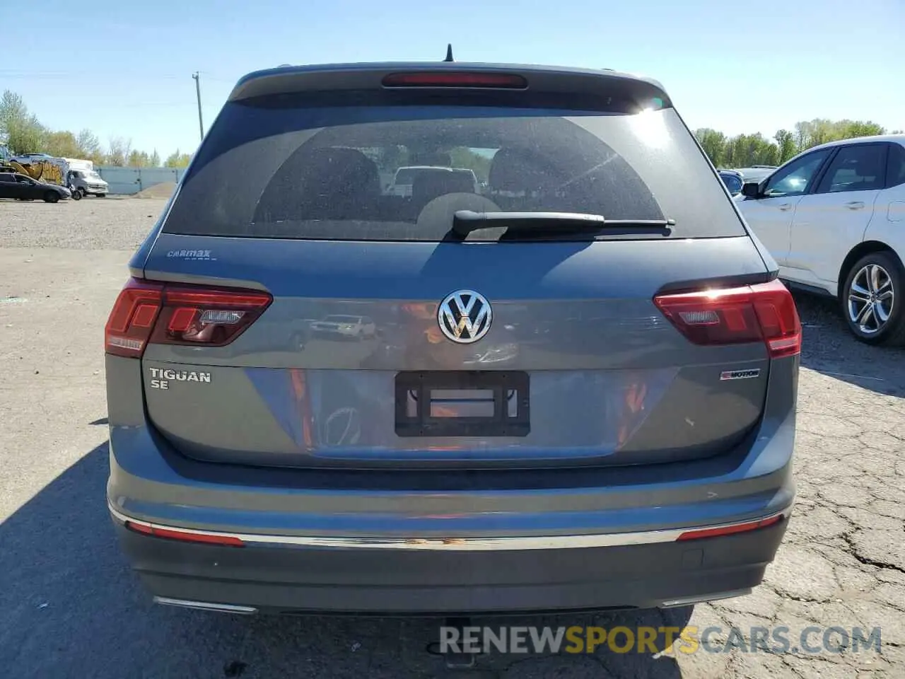 6 Photograph of a damaged car 3VV2B7AX4LM063239 VOLKSWAGEN TIGUAN 2020