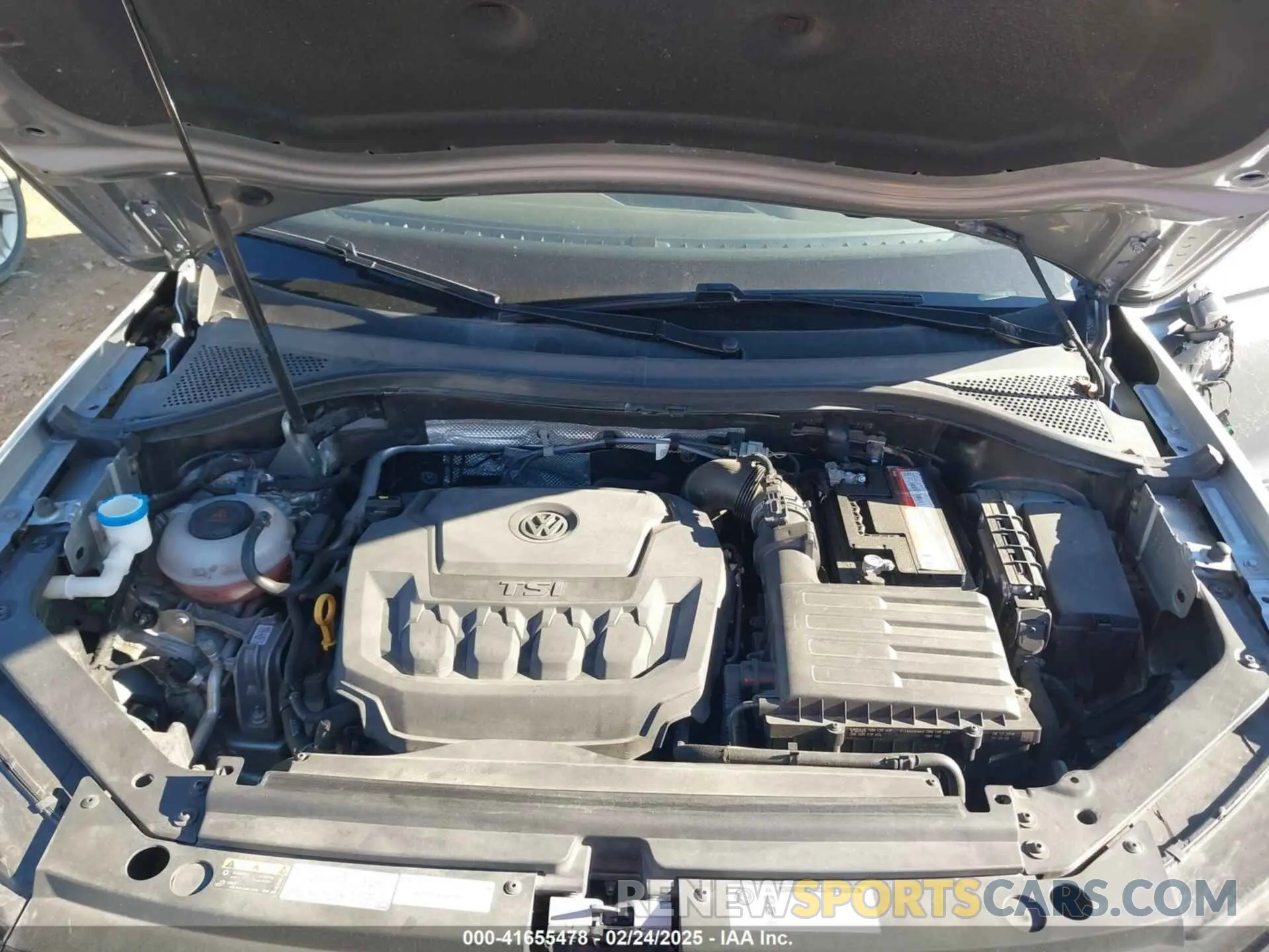 10 Photograph of a damaged car 3VV2B7AX4LM081188 VOLKSWAGEN TIGUAN 2020