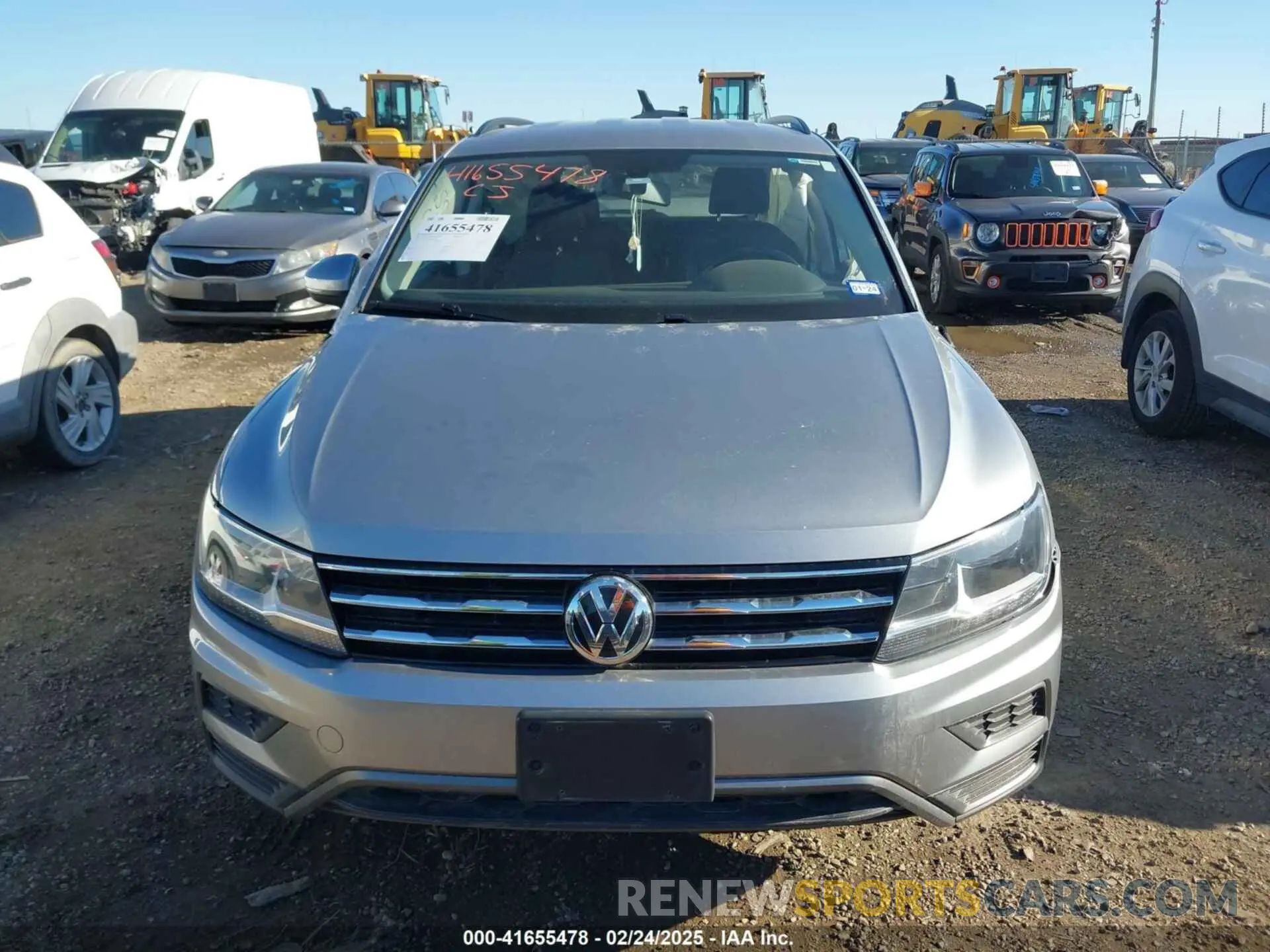 12 Photograph of a damaged car 3VV2B7AX4LM081188 VOLKSWAGEN TIGUAN 2020
