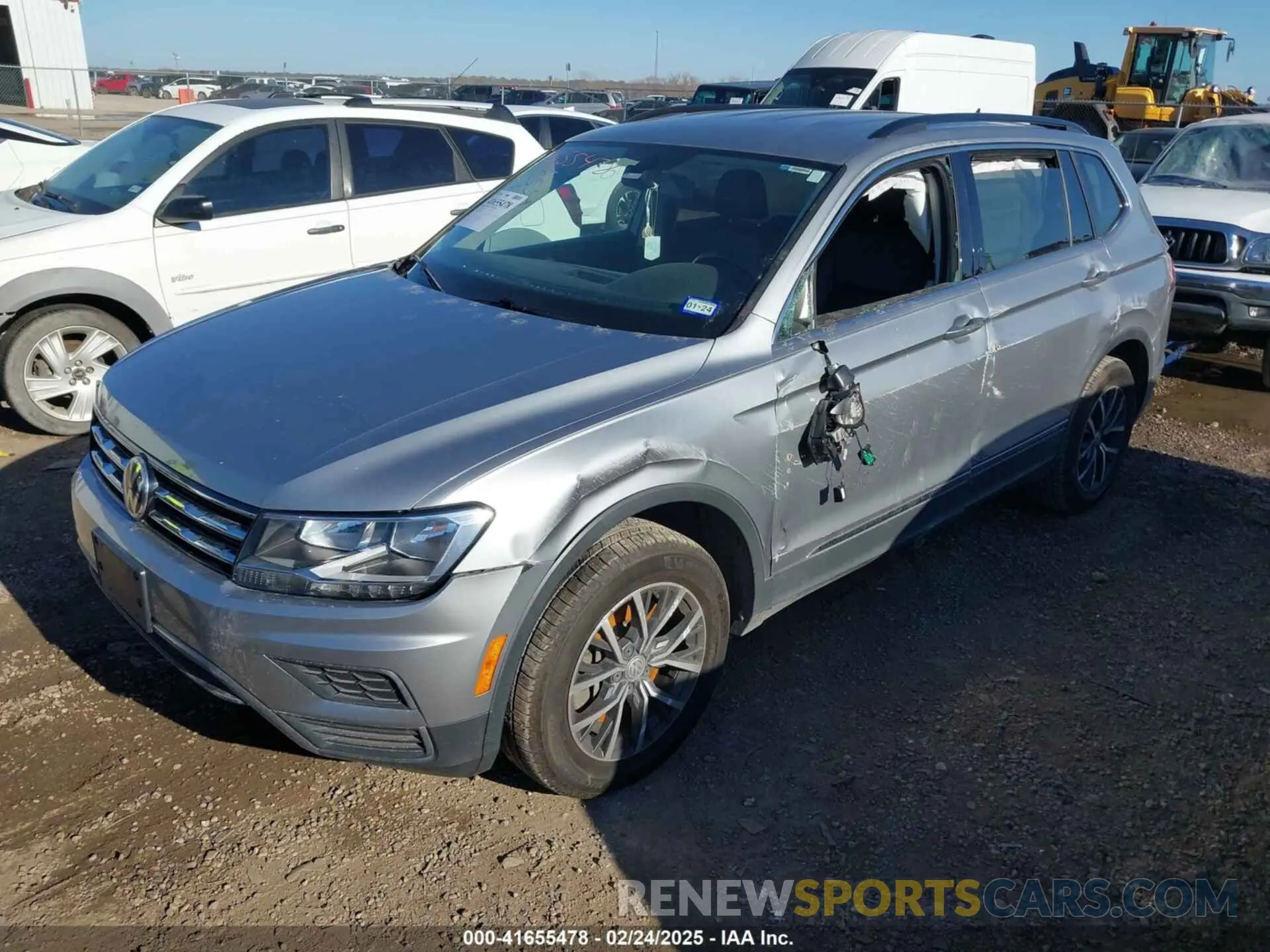 2 Photograph of a damaged car 3VV2B7AX4LM081188 VOLKSWAGEN TIGUAN 2020
