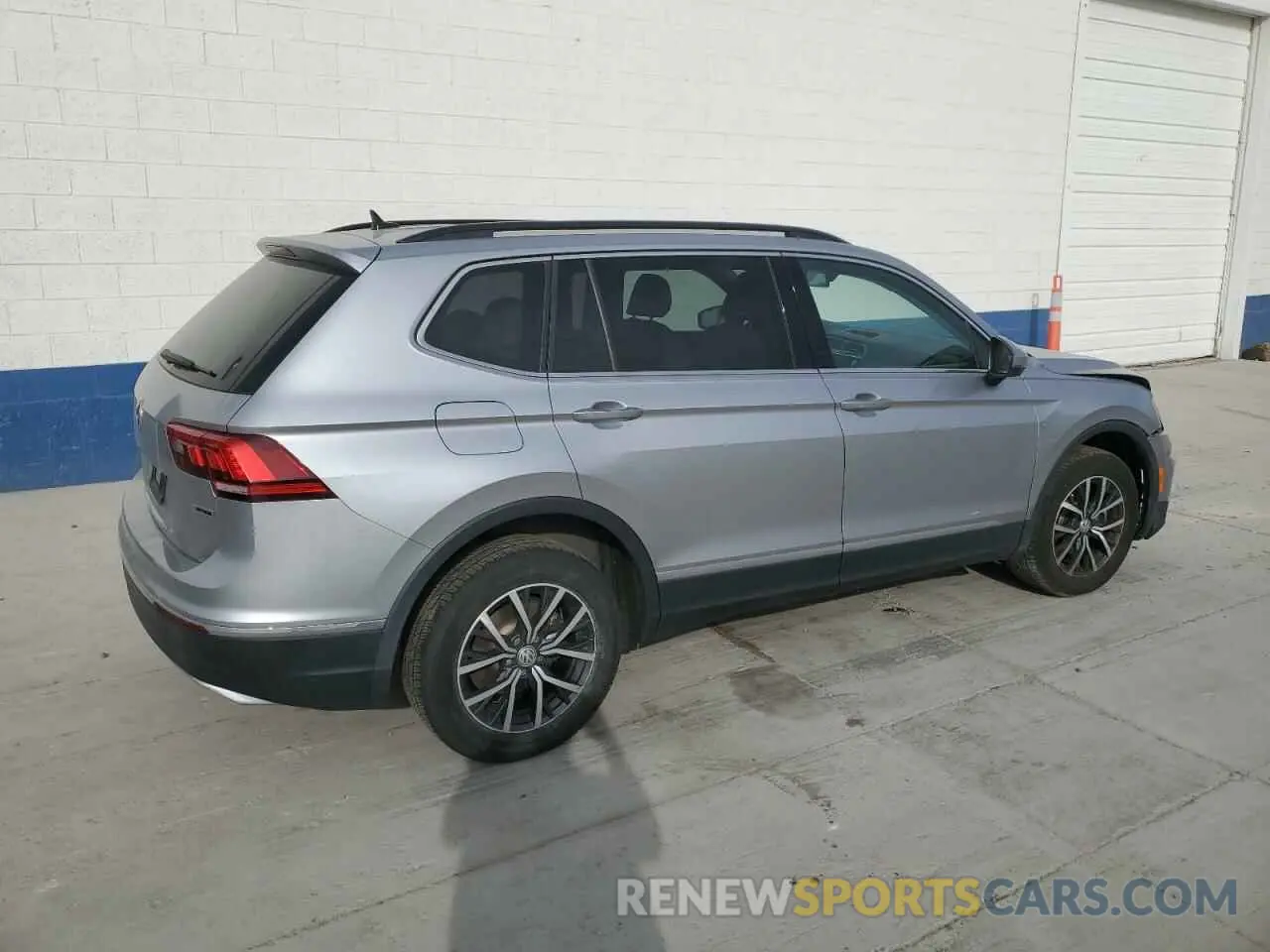 3 Photograph of a damaged car 3VV2B7AX5LM037412 VOLKSWAGEN TIGUAN 2020