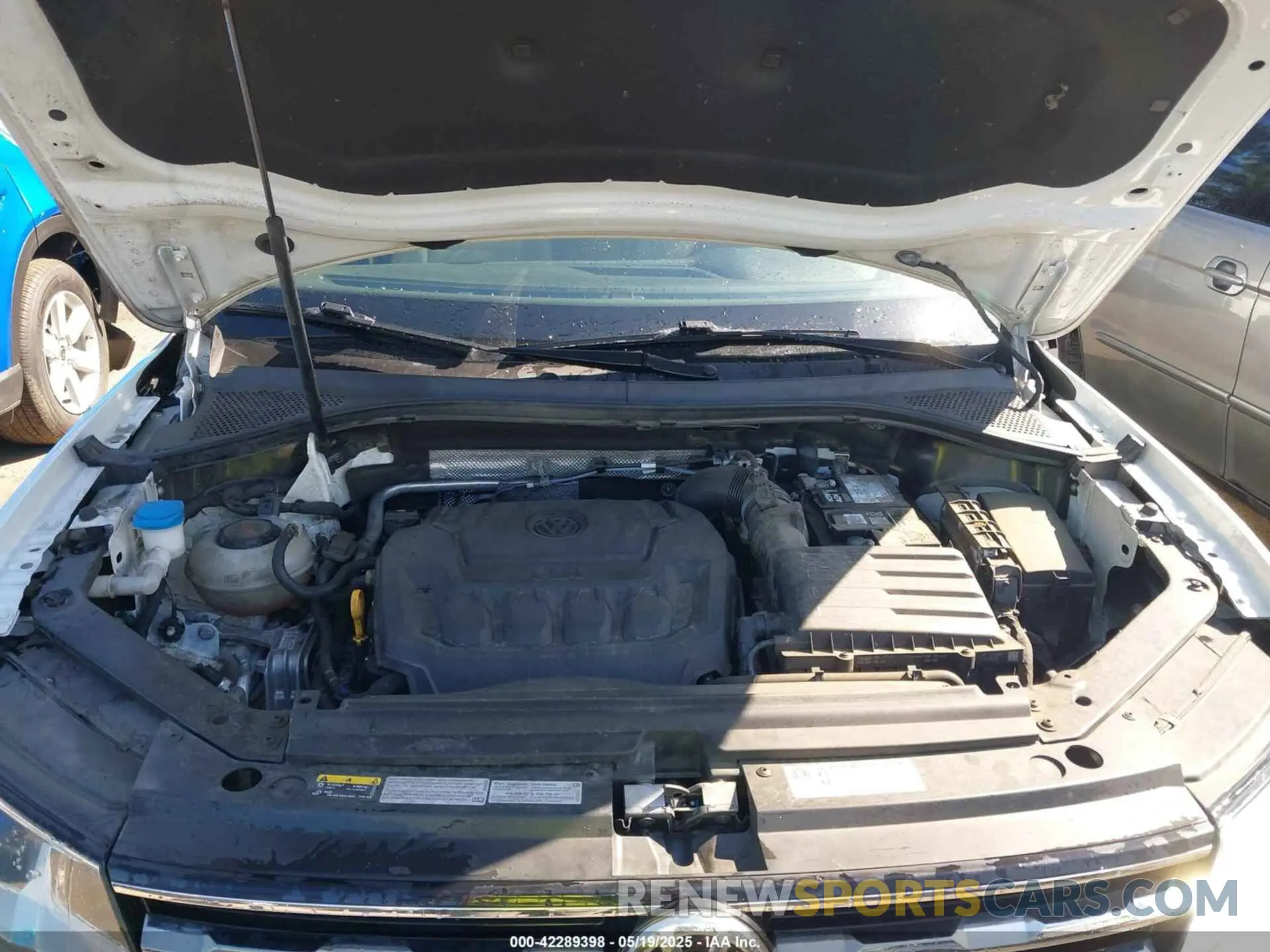 10 Photograph of a damaged car 3VV2B7AX5LM062536 VOLKSWAGEN TIGUAN 2020