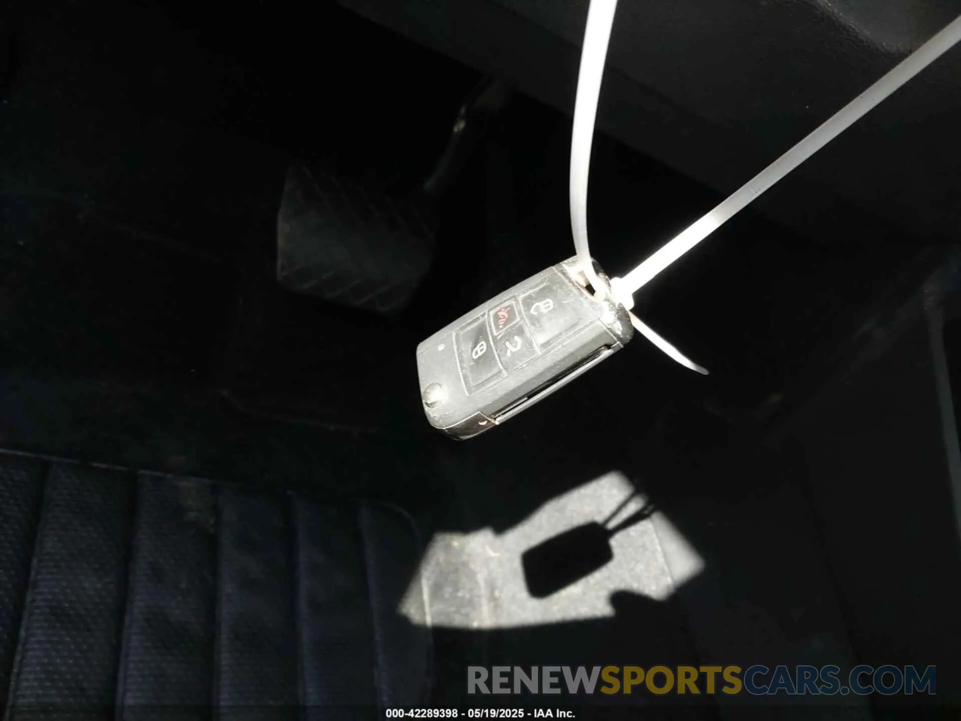 11 Photograph of a damaged car 3VV2B7AX5LM062536 VOLKSWAGEN TIGUAN 2020