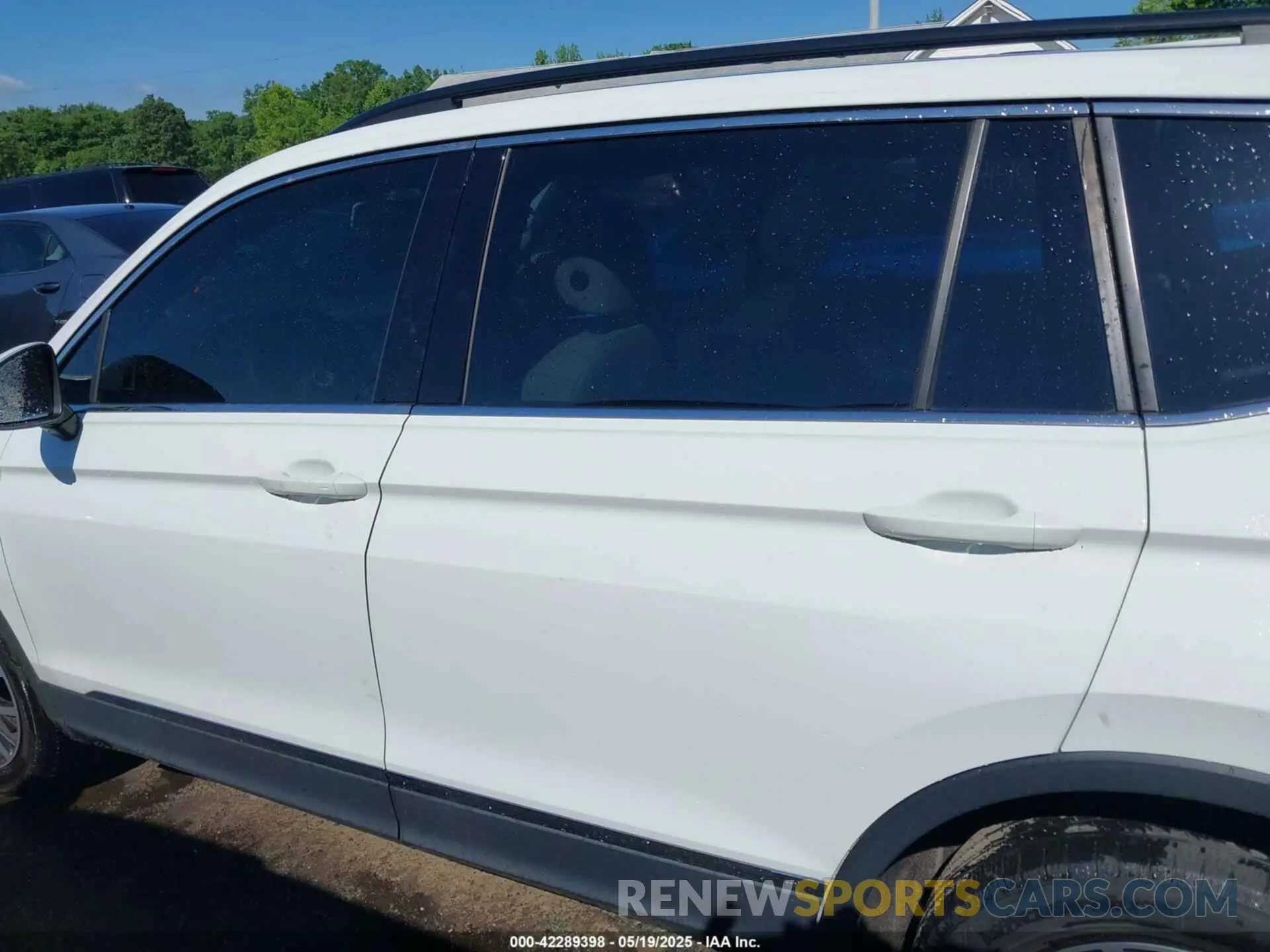 14 Photograph of a damaged car 3VV2B7AX5LM062536 VOLKSWAGEN TIGUAN 2020