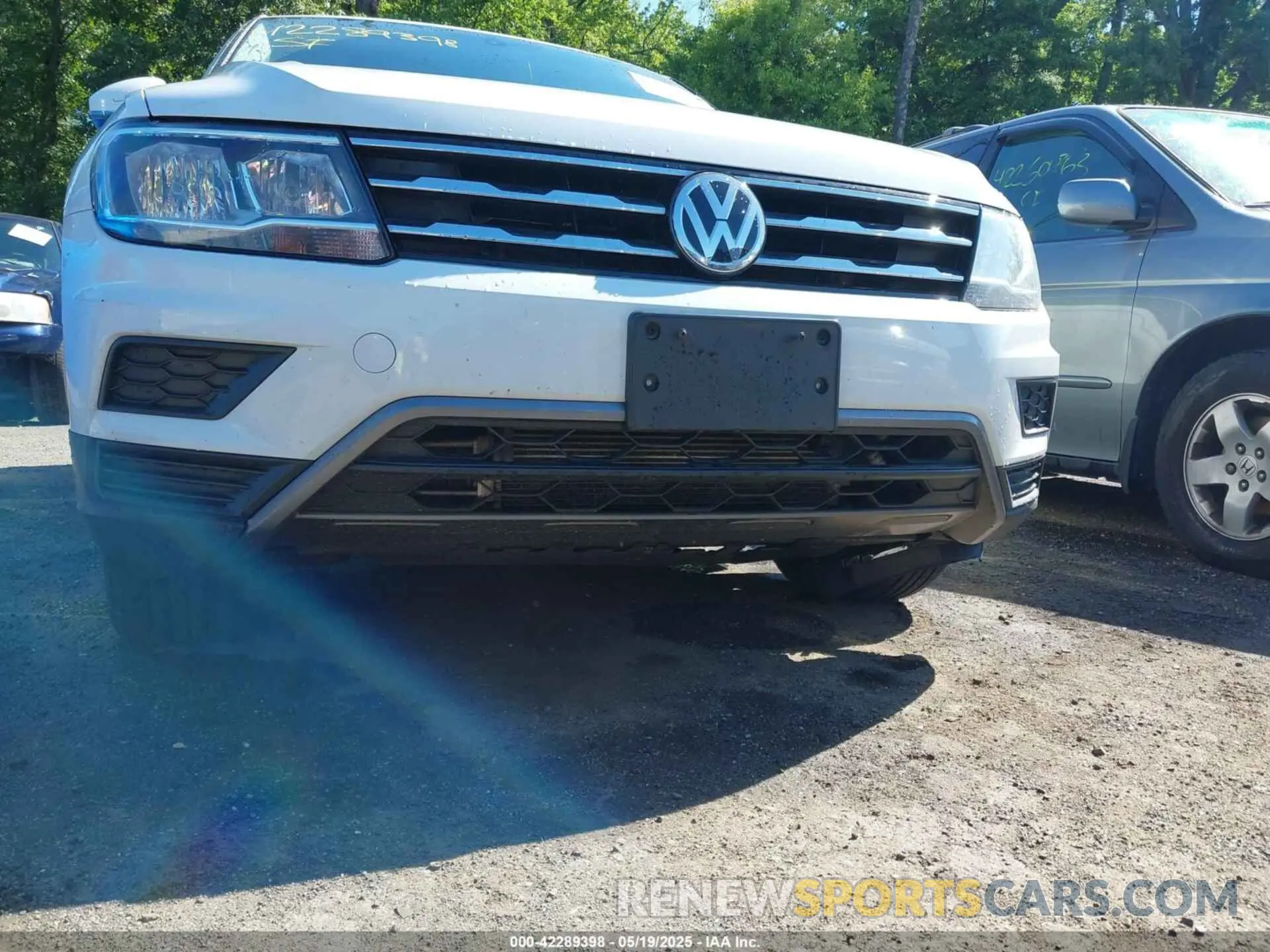 6 Photograph of a damaged car 3VV2B7AX5LM062536 VOLKSWAGEN TIGUAN 2020