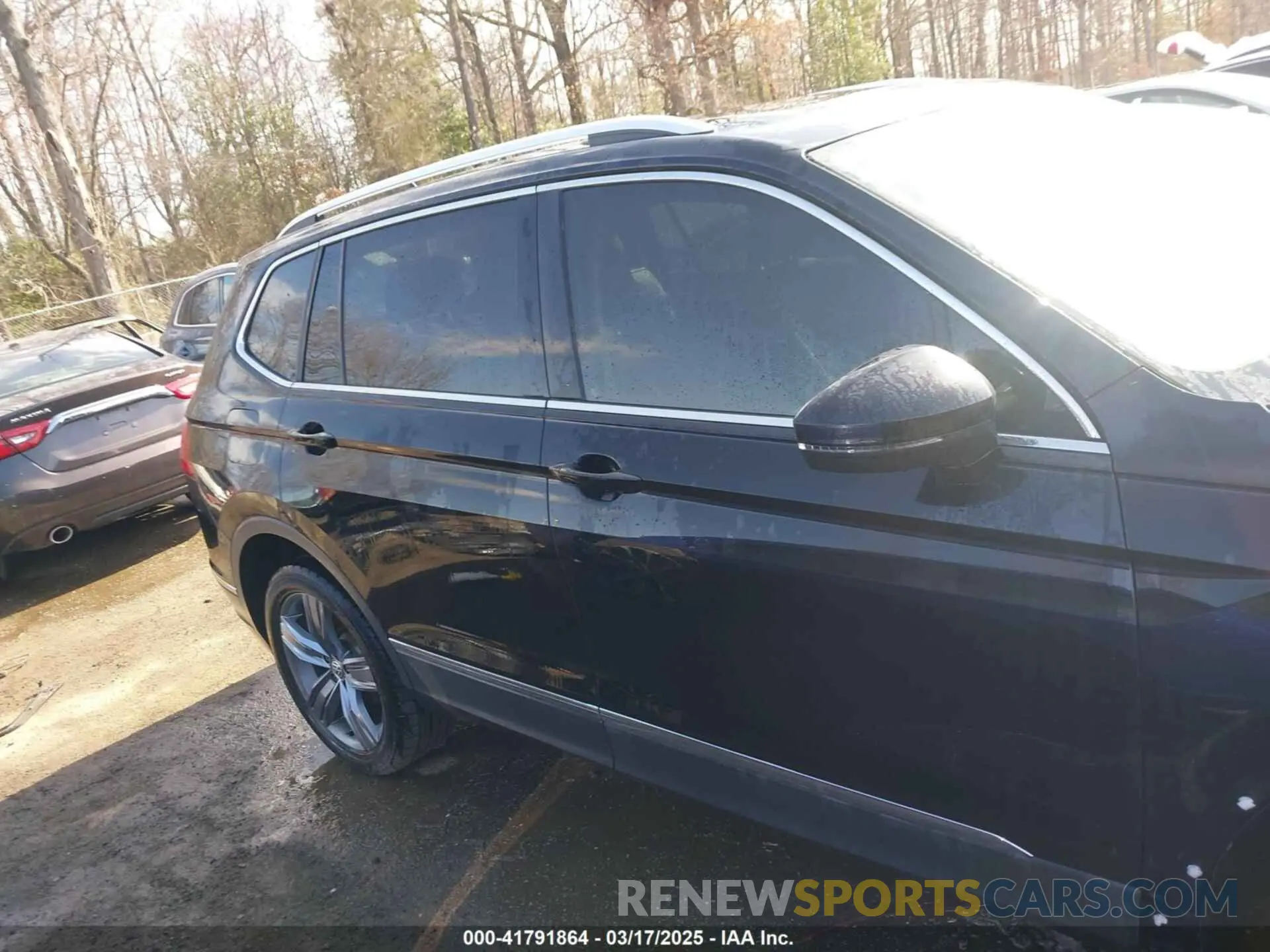 14 Photograph of a damaged car 3VV2B7AX5LM116837 VOLKSWAGEN TIGUAN 2020