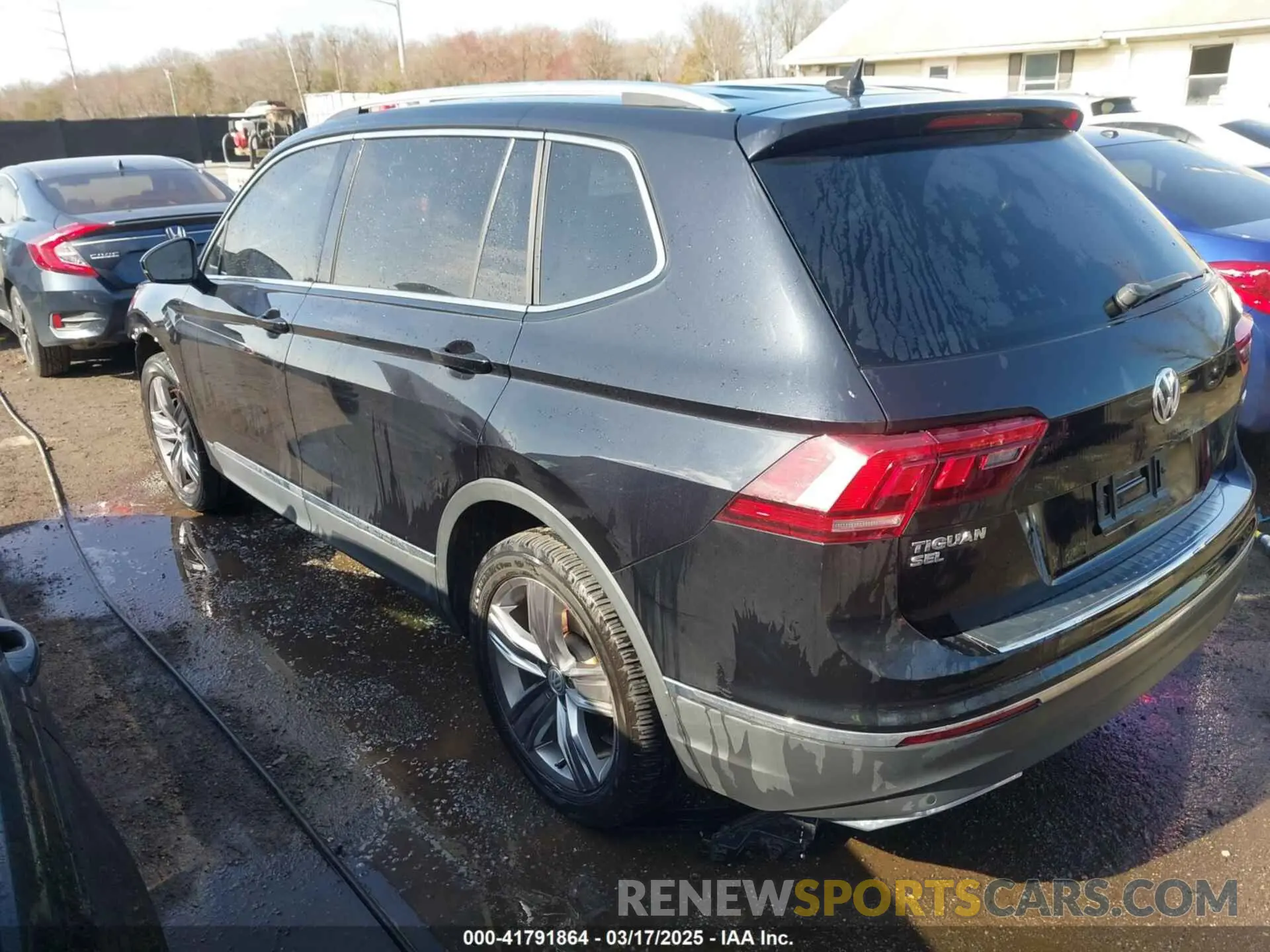 3 Photograph of a damaged car 3VV2B7AX5LM116837 VOLKSWAGEN TIGUAN 2020