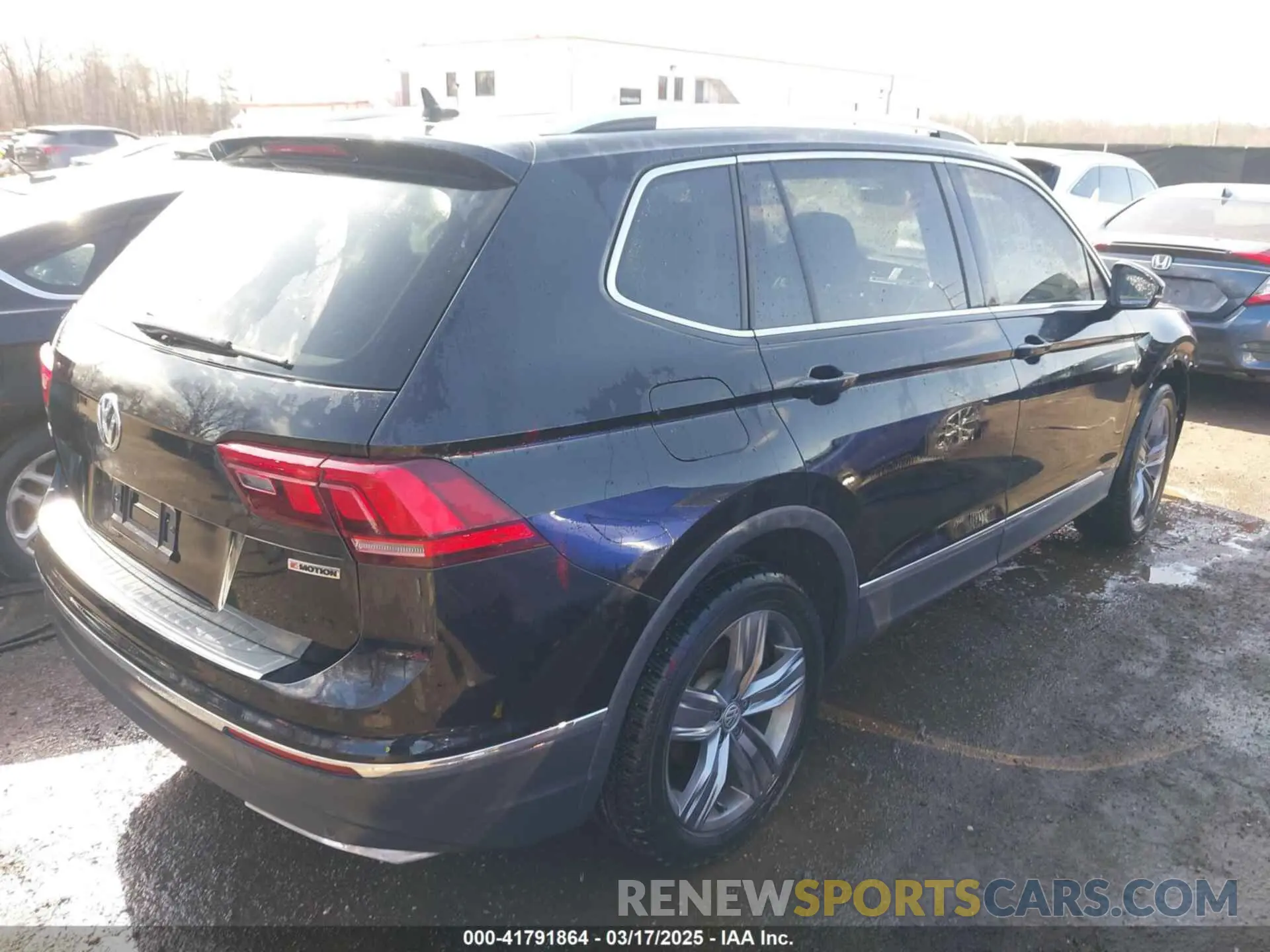 4 Photograph of a damaged car 3VV2B7AX5LM116837 VOLKSWAGEN TIGUAN 2020
