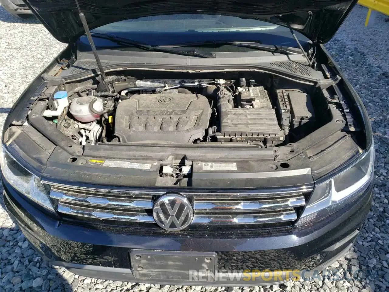 12 Photograph of a damaged car 3VV2B7AX5LM136778 VOLKSWAGEN TIGUAN 2020
