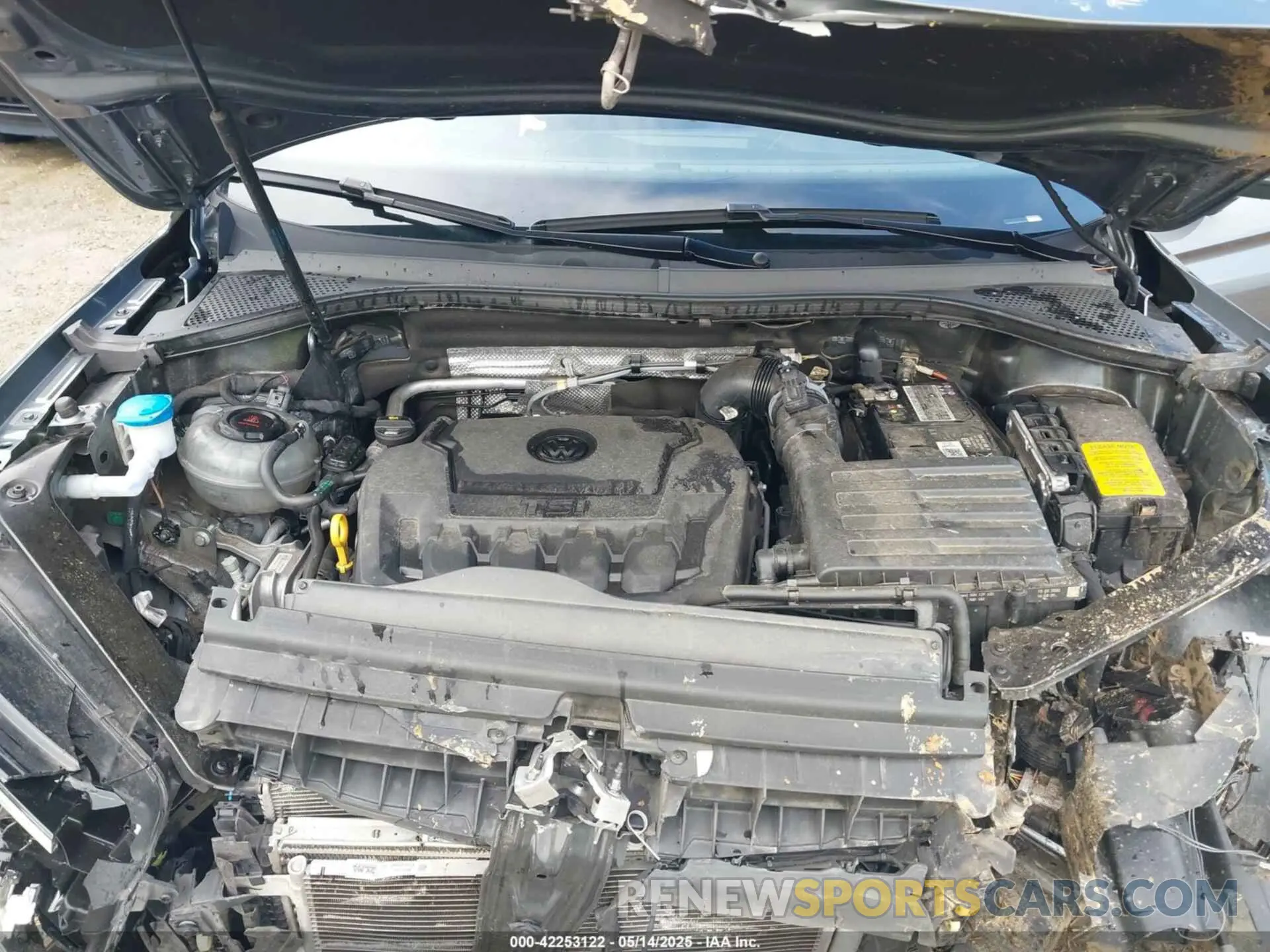 10 Photograph of a damaged car 3VV2B7AX5LM142418 VOLKSWAGEN TIGUAN 2020