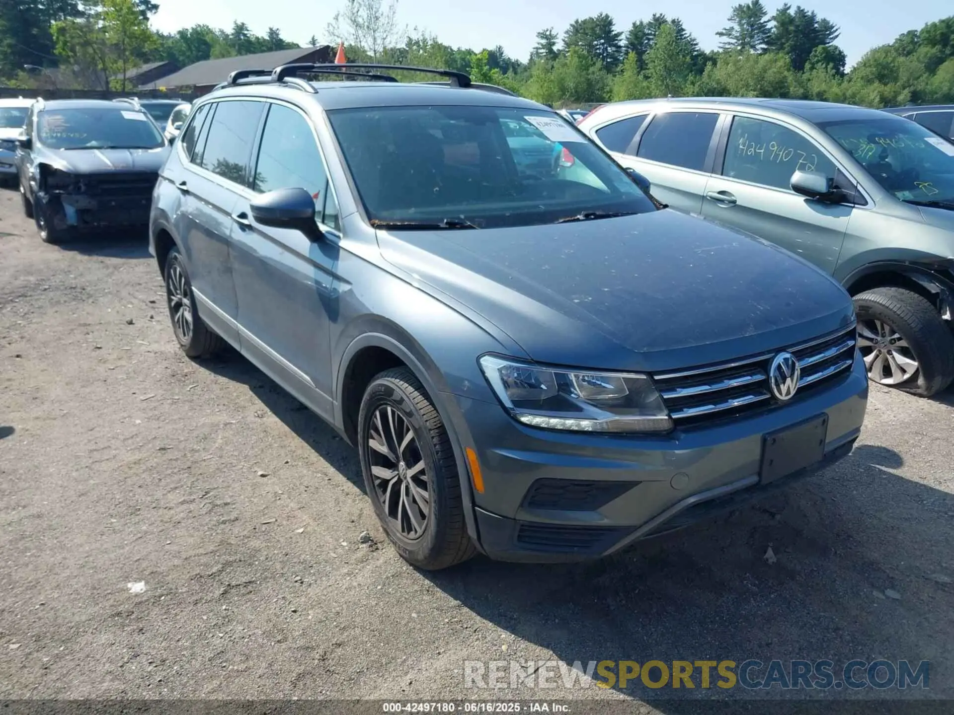 1 Photograph of a damaged car 3VV2B7AX5LM166752 VOLKSWAGEN TIGUAN 2020